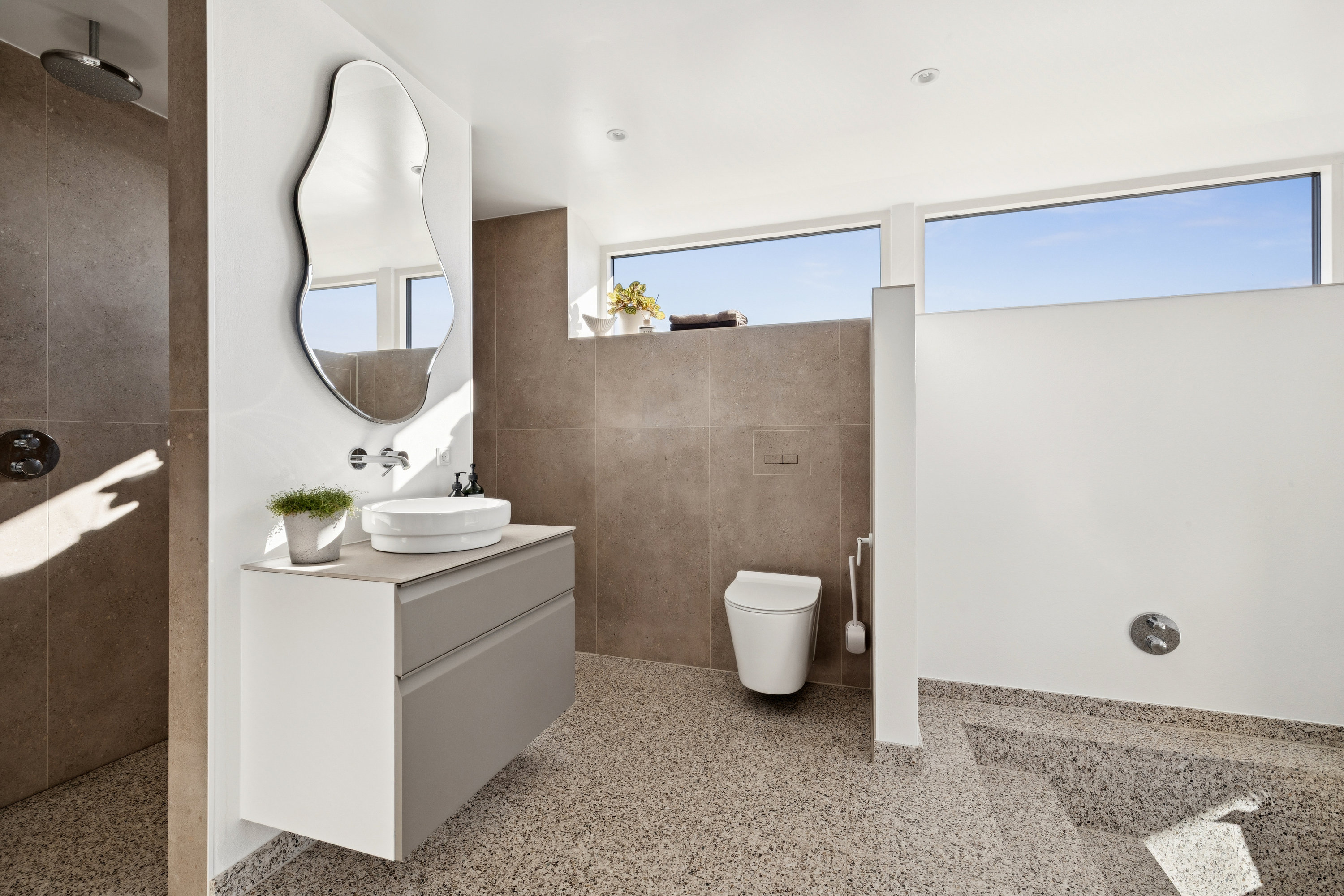 Fremhævet badeværelse billede i fuldskærmstilstand. Billede af Skoletoften 28, Virring, 8660 Skanderborg