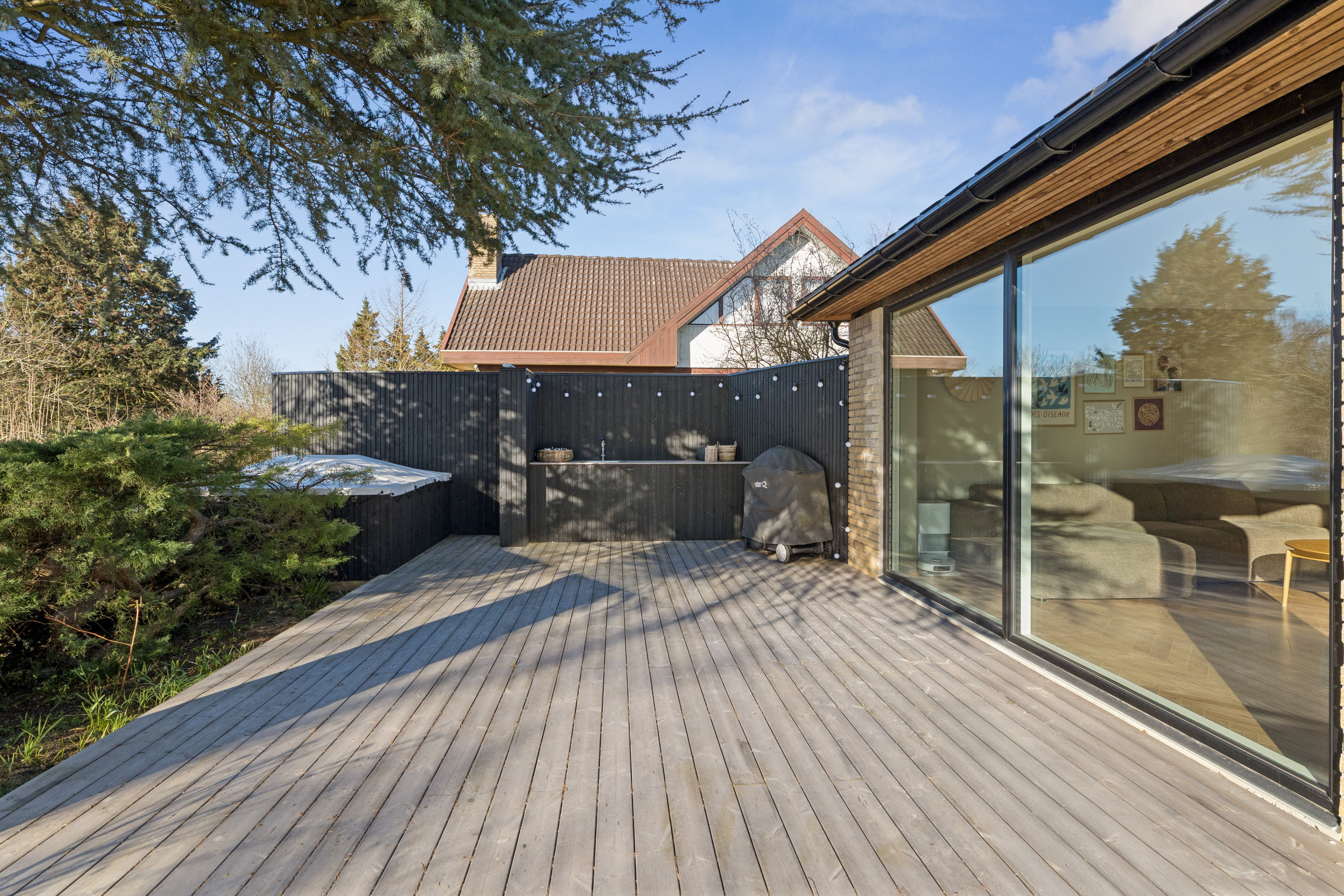 Fremhævet terrasse billede i fuldskærmstilstand. Billede af Skoletoften 28, Virring, 8660 Skanderborg