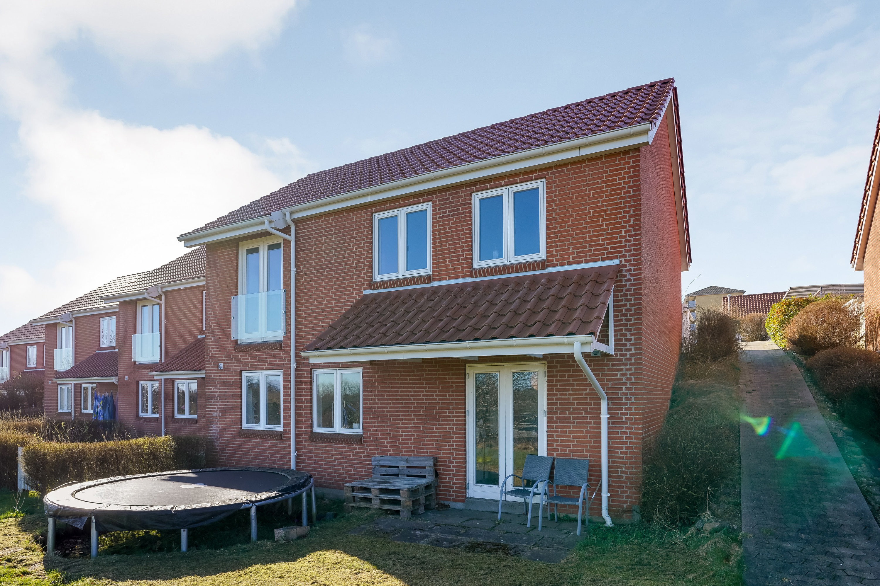 Fremhævet ejendommen billede i fuldskærmstilstand. Billede af Bakkelyparken 68, 7100 Vejle