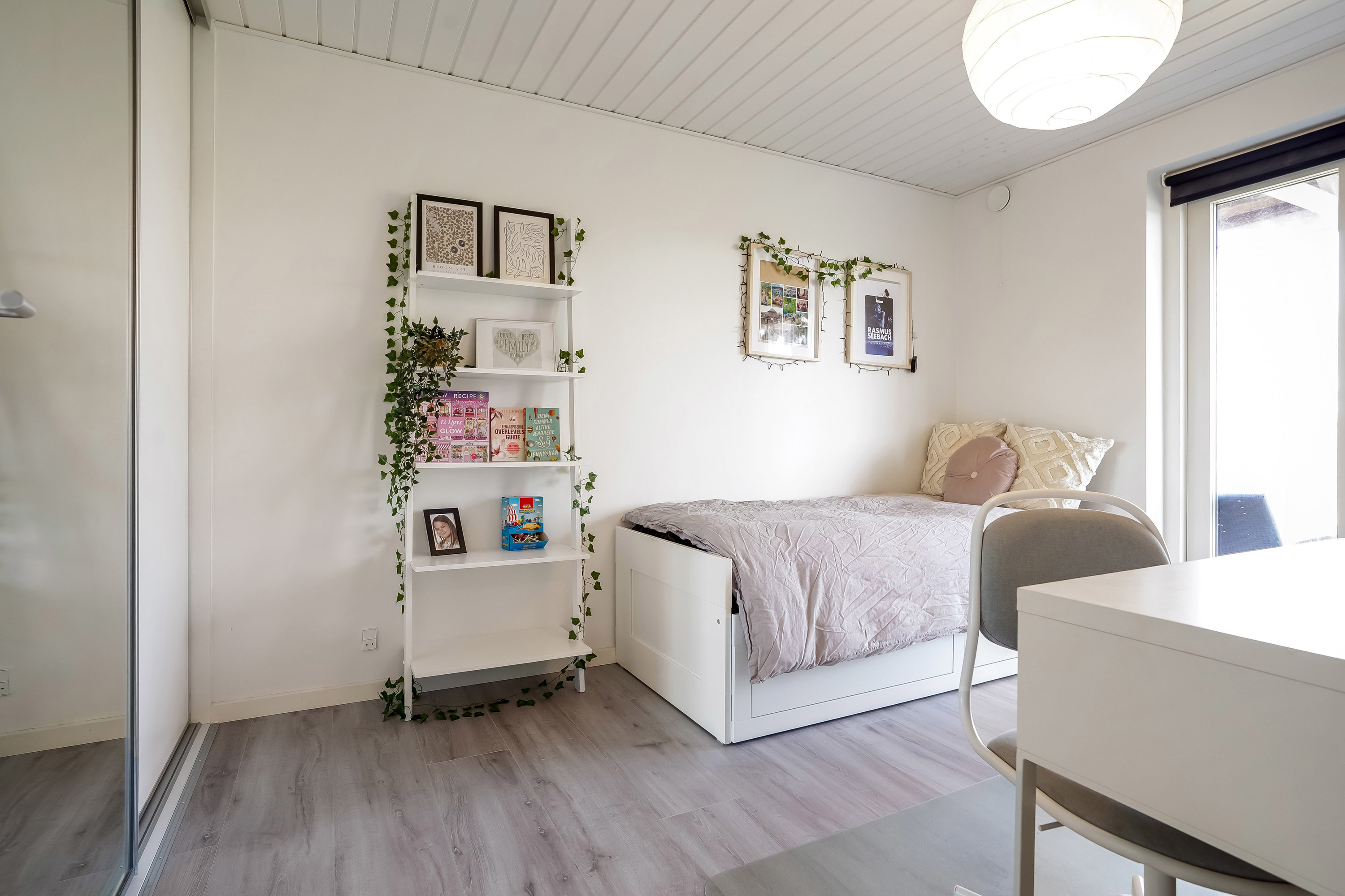 Fremhævet værelse billede i fuldskærmstilstand. Billede af Bakkelyparken 68, 7100 Vejle