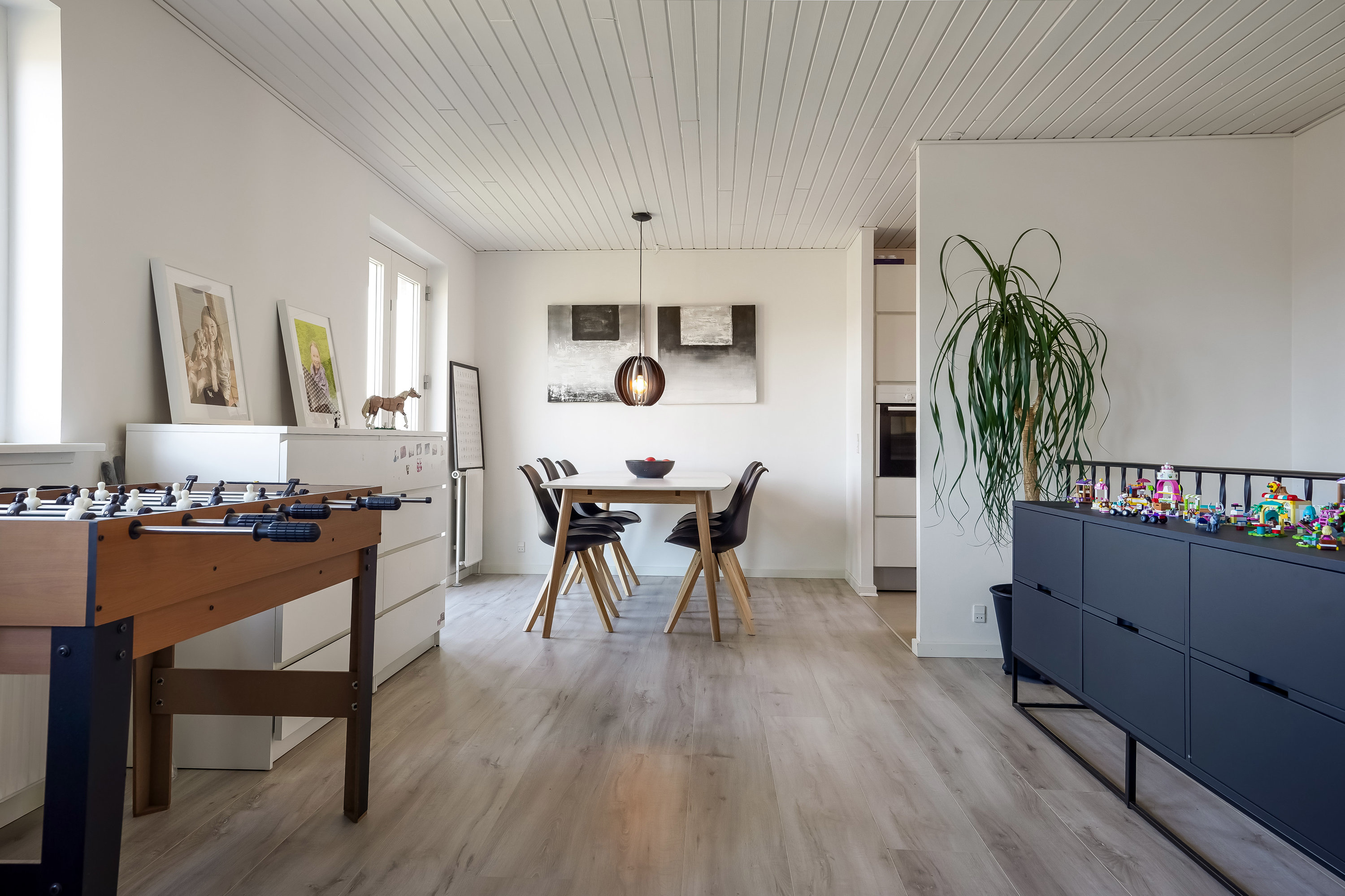 Fremhævet stue billede i fuldskærmstilstand. Billede af Bakkelyparken 68, 7100 Vejle