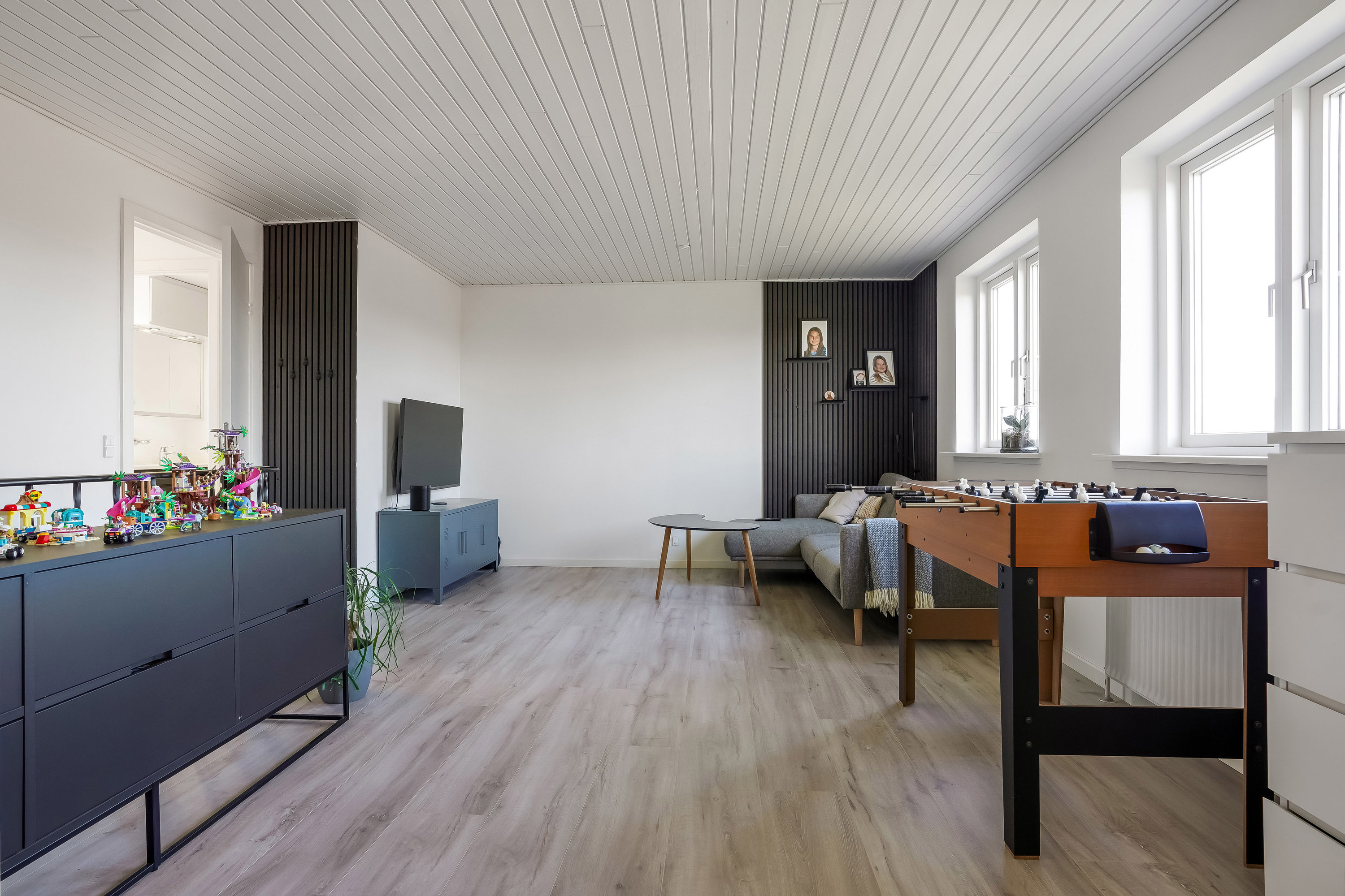 Fremhævet stue billede i fuldskærmstilstand. Billede af Bakkelyparken 68, 7100 Vejle