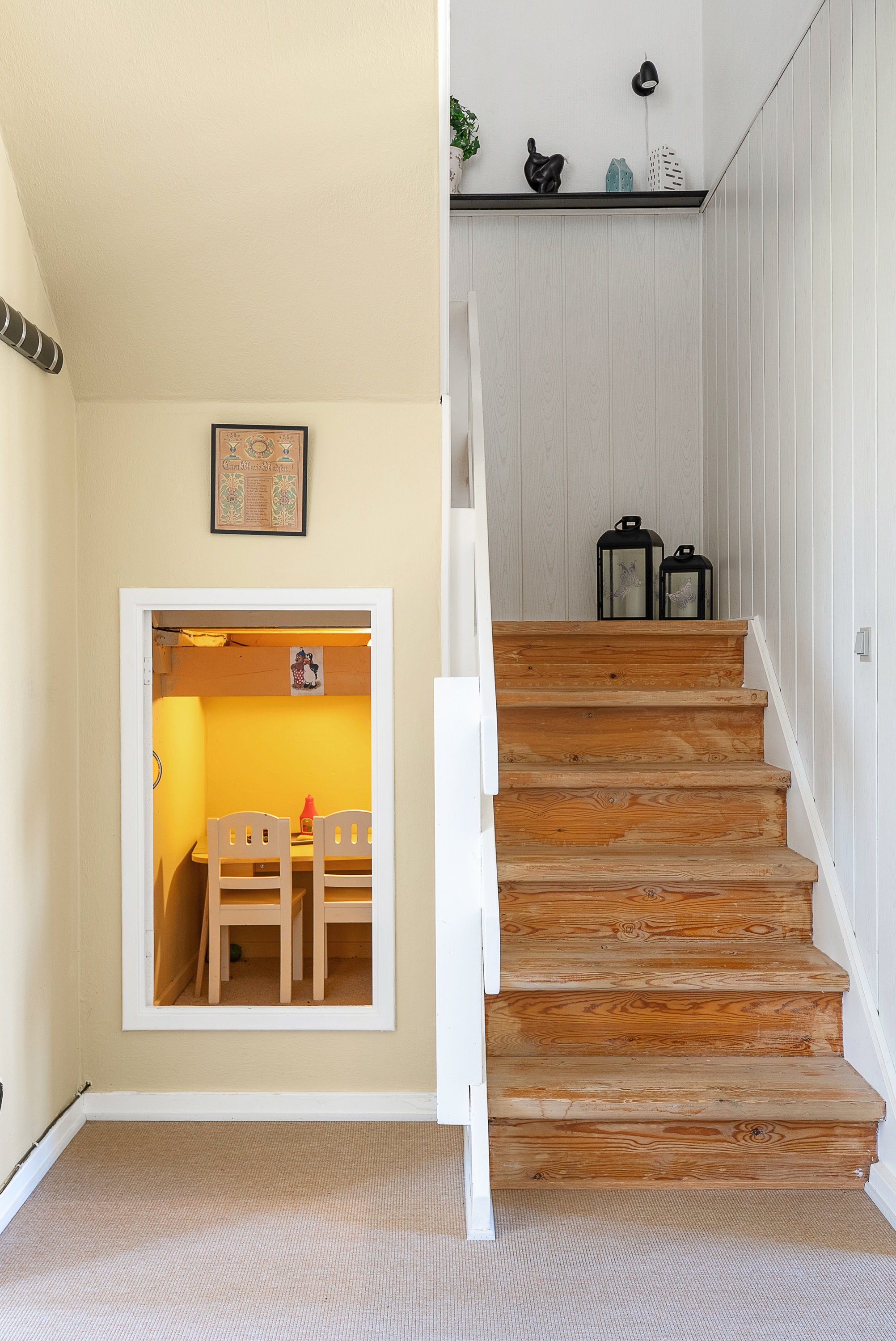 Fremhævet trappe billede i fuldskærmstilstand. Billede af Anderupvænget 25, Anderup, 5270 Odense N