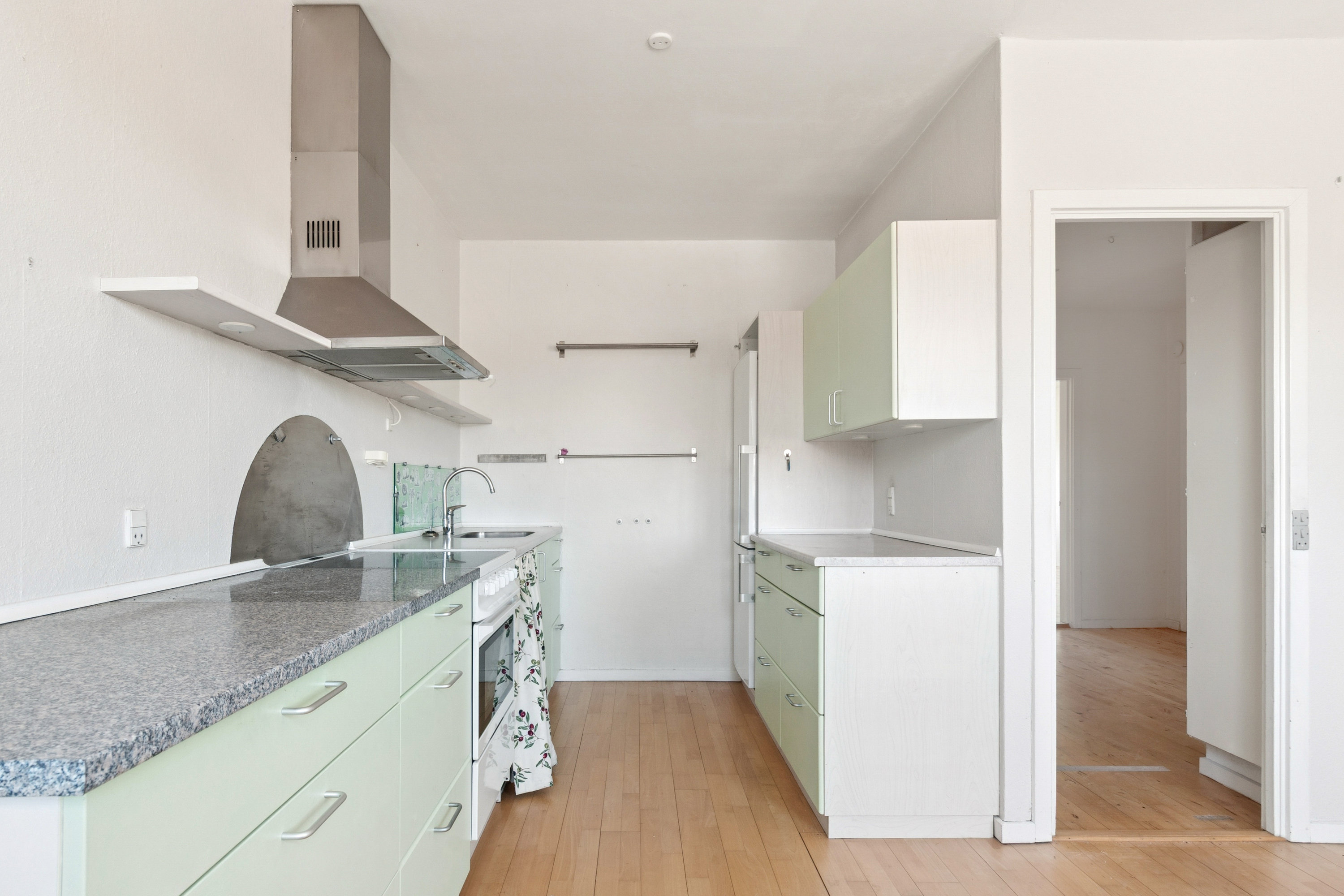 Fremhævet køkken billede i fuldskærmstilstand. Billede af Rugmarken 21, 1. tv., Mørdrup, 3060 Espergærde