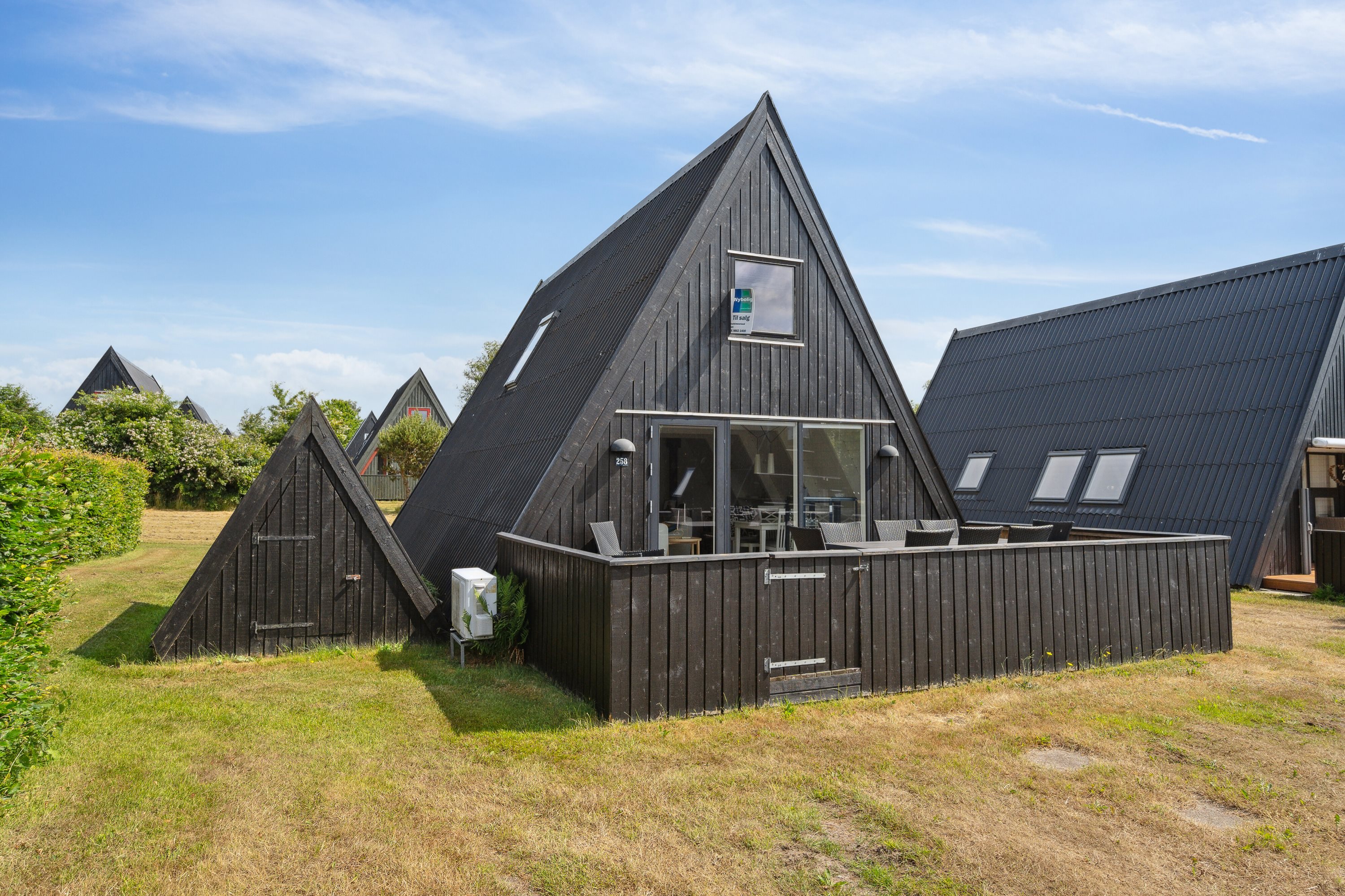 Miniaturebillede 1: set fra vejen. Billede af Golfsvinget 258, Gatten, 9640 Farsø