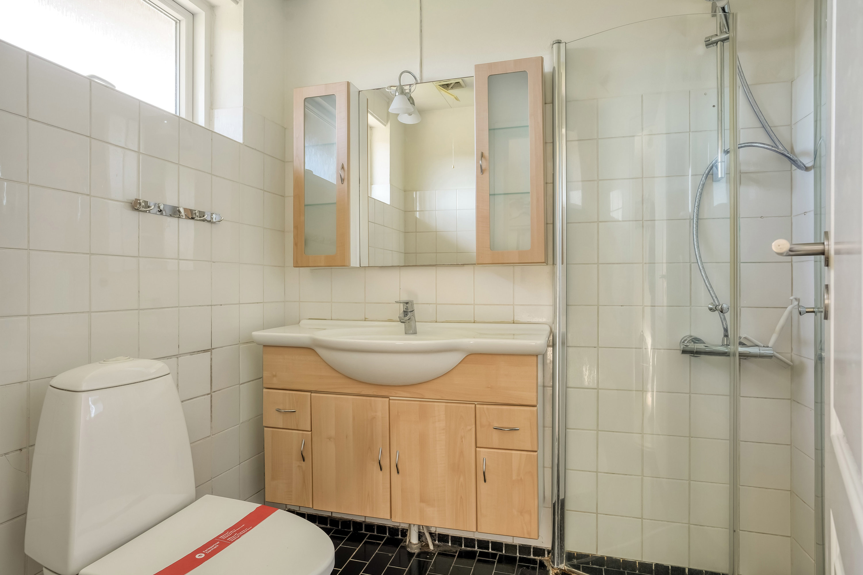 Fremhævet badeværelse billede i fuldskærmstilstand. Billede af Eskelundsvej 15, 5466 Asperup