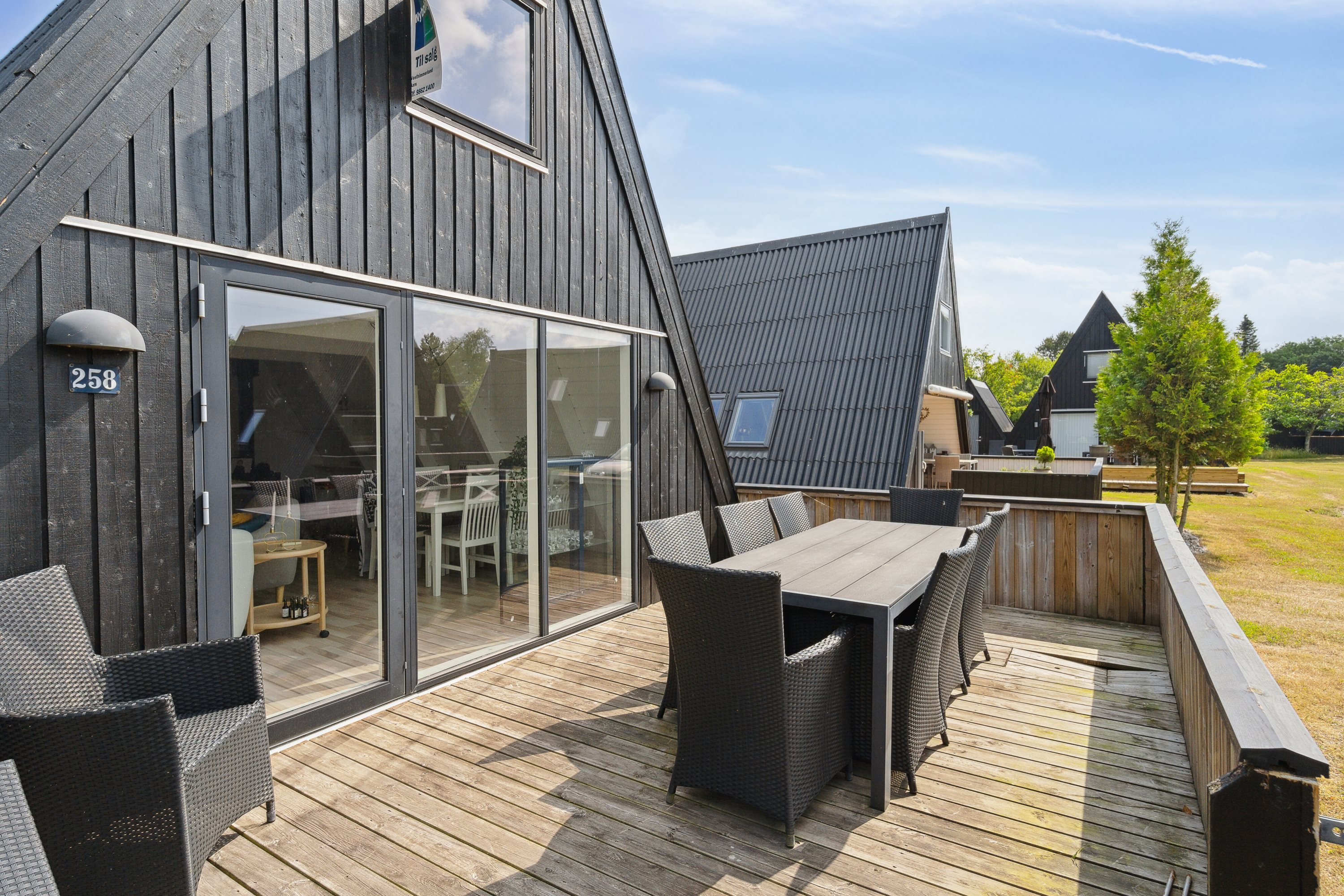 Fremhævet terrasse billede i fuldskærmstilstand. Billede af Golfsvinget 258, Gatten, 9640 Farsø