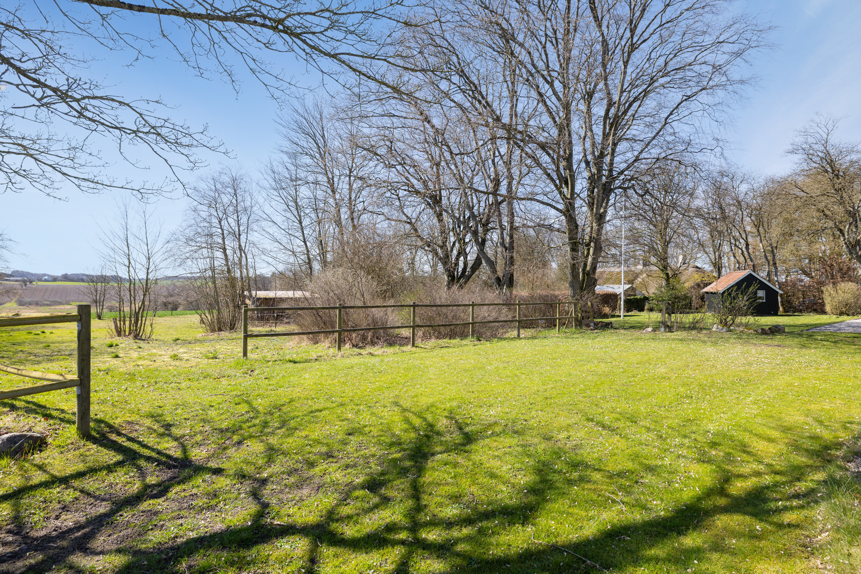 Fremhævet udendørs billede i fuldskærmstilstand. Billede af Balskildevej 10, Ballen, 8355 Solbjerg