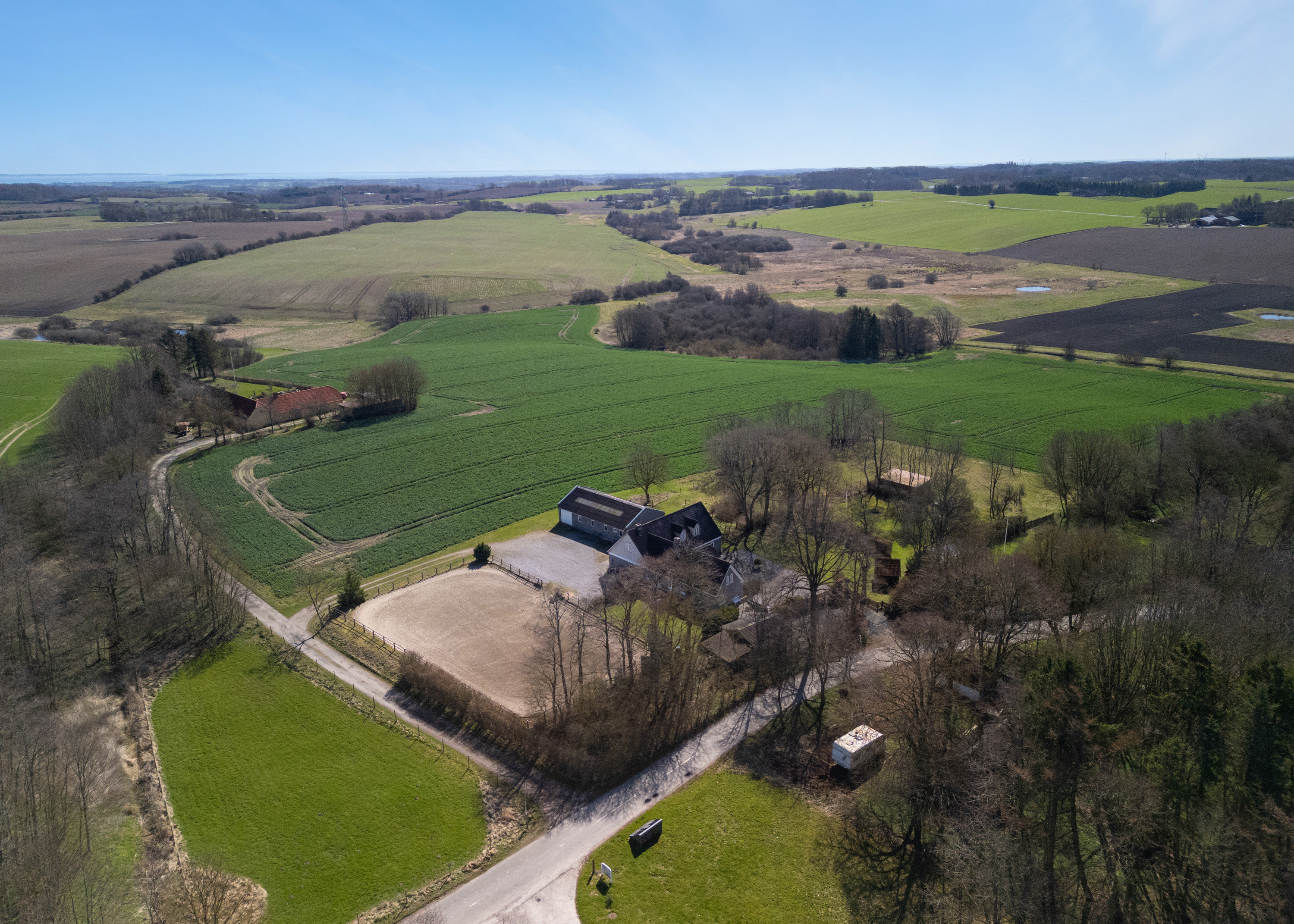 Fremhævet luftfoto billede i fuldskærmstilstand. Billede af Balskildevej 10, Ballen, 8355 Solbjerg