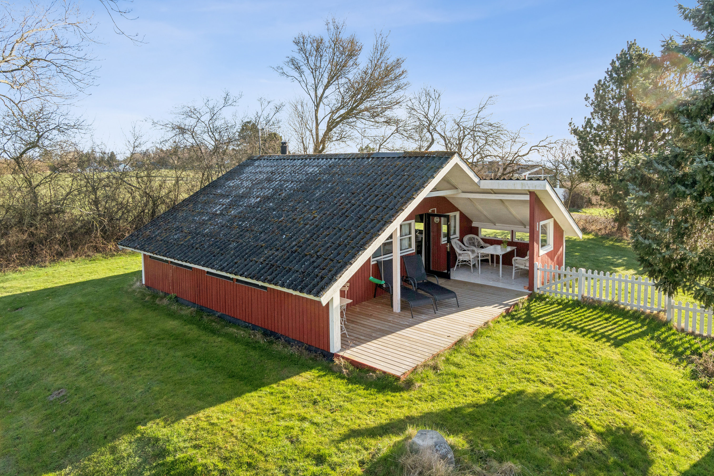 Fremhævet set fra haven billede i fuldskærmstilstand. Billede af Banken 11, Spodsbj Drej, 5900 Rudkøbing