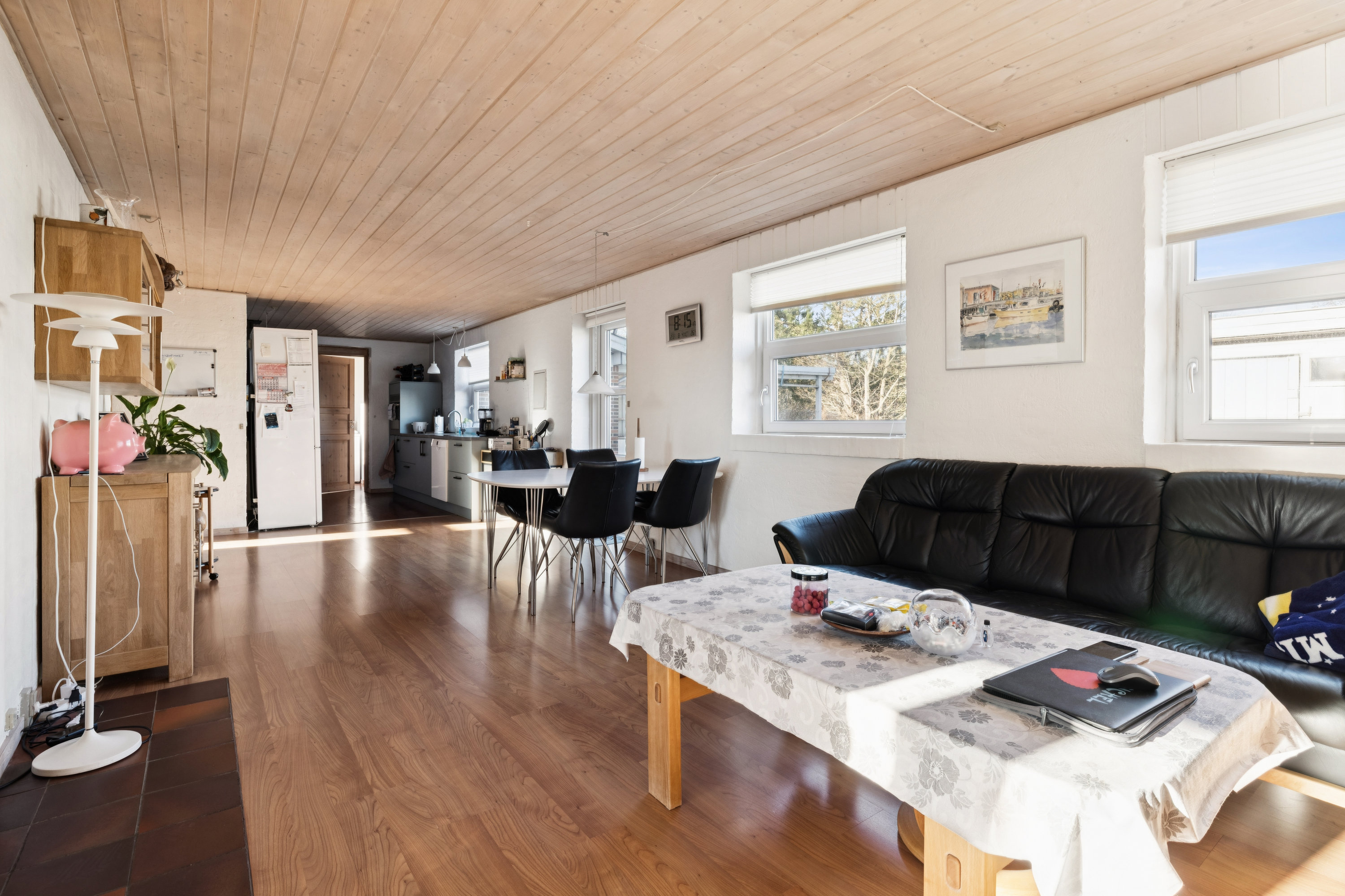 Fremhævet stue billede i fuldskærmstilstand. Billede af Fægangsvej 8, Bønnerup Strand, 8585 Glesborg