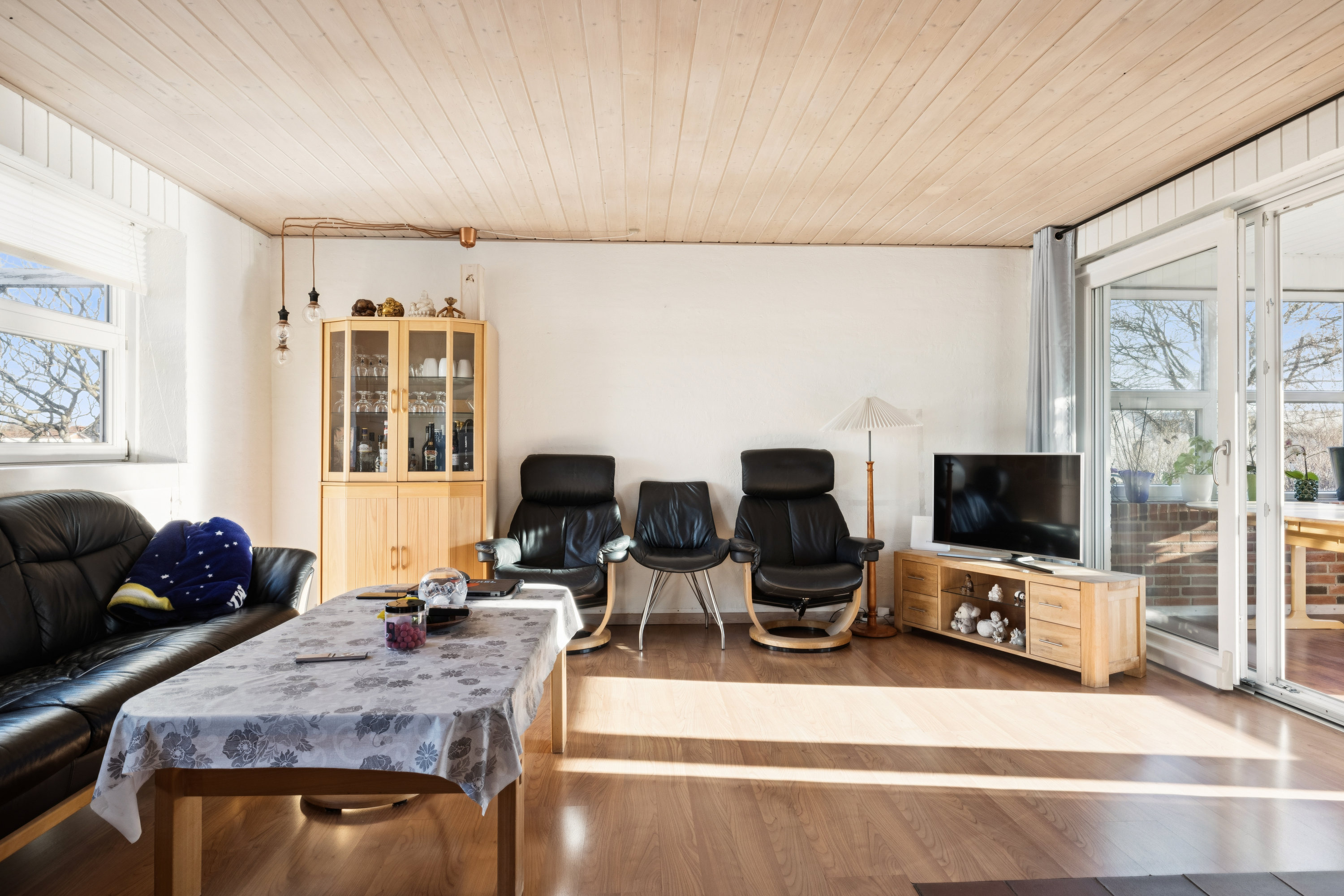 Fremhævet stue billede i fuldskærmstilstand. Billede af Fægangsvej 8, Bønnerup Strand, 8585 Glesborg