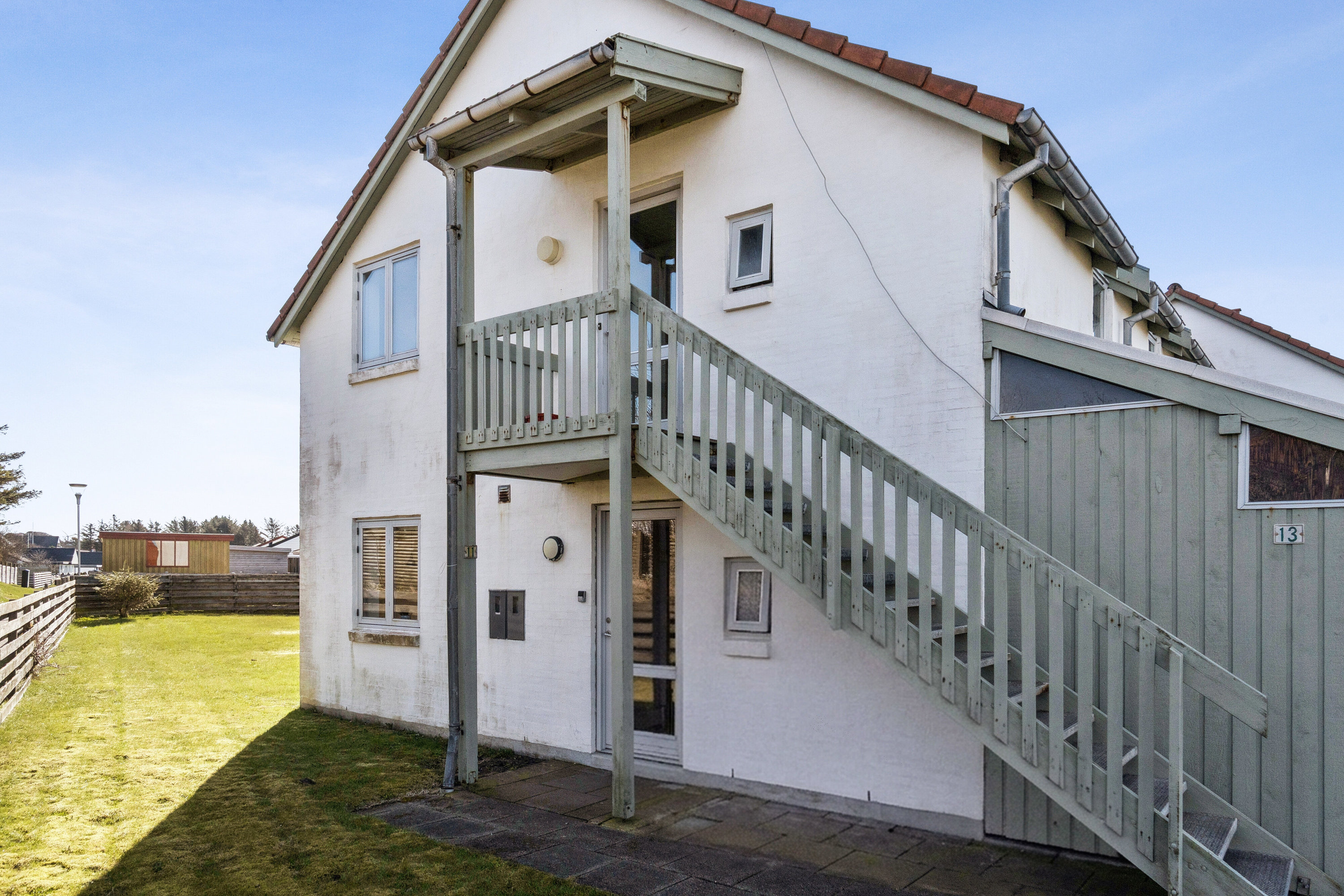 Fremhævet set fra haven billede i fuldskærmstilstand. Billede af Anemonevænget 11, 7730 Hanstholm