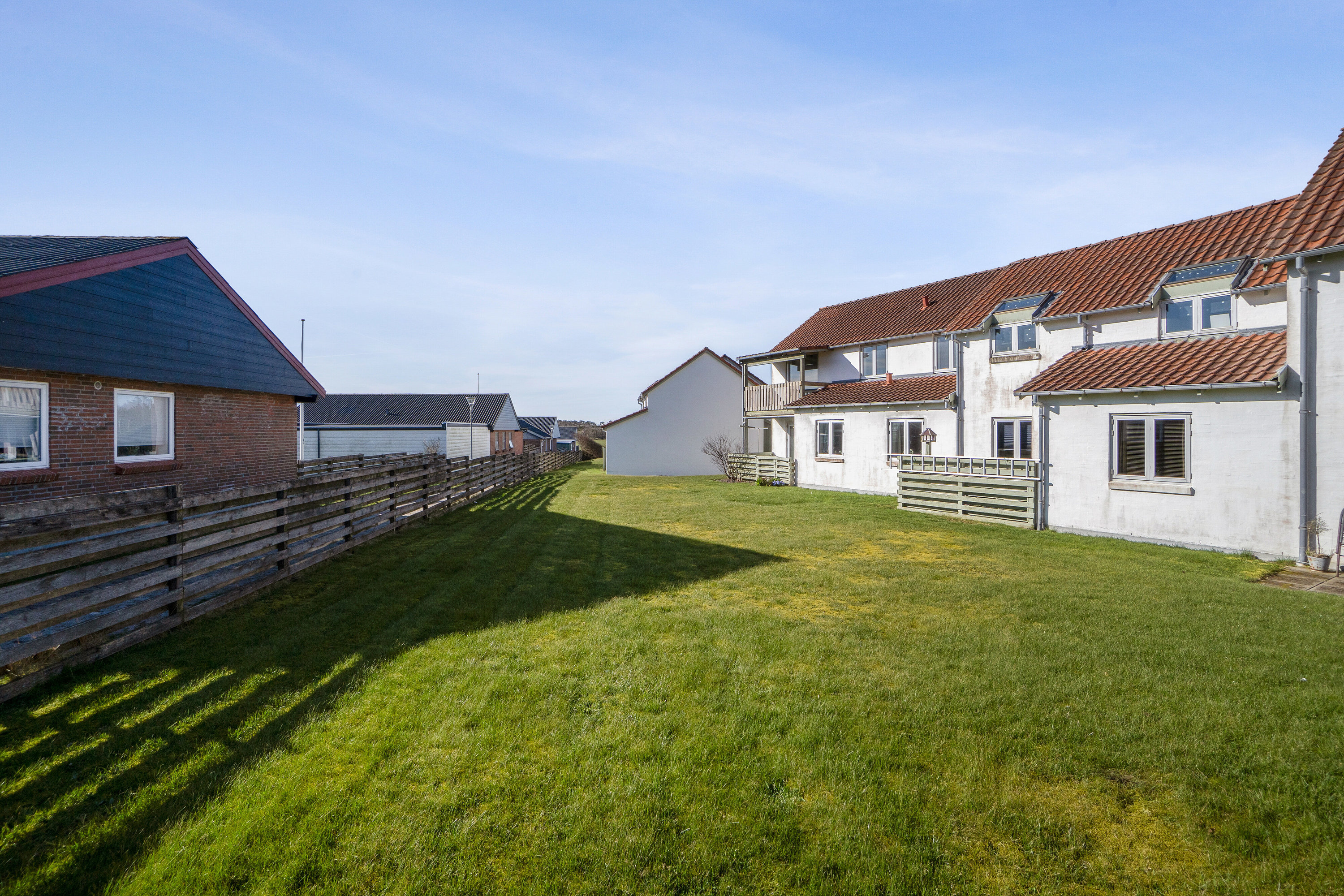 Fremhævet set fra haven billede i fuldskærmstilstand. Billede af Anemonevænget 11, 7730 Hanstholm