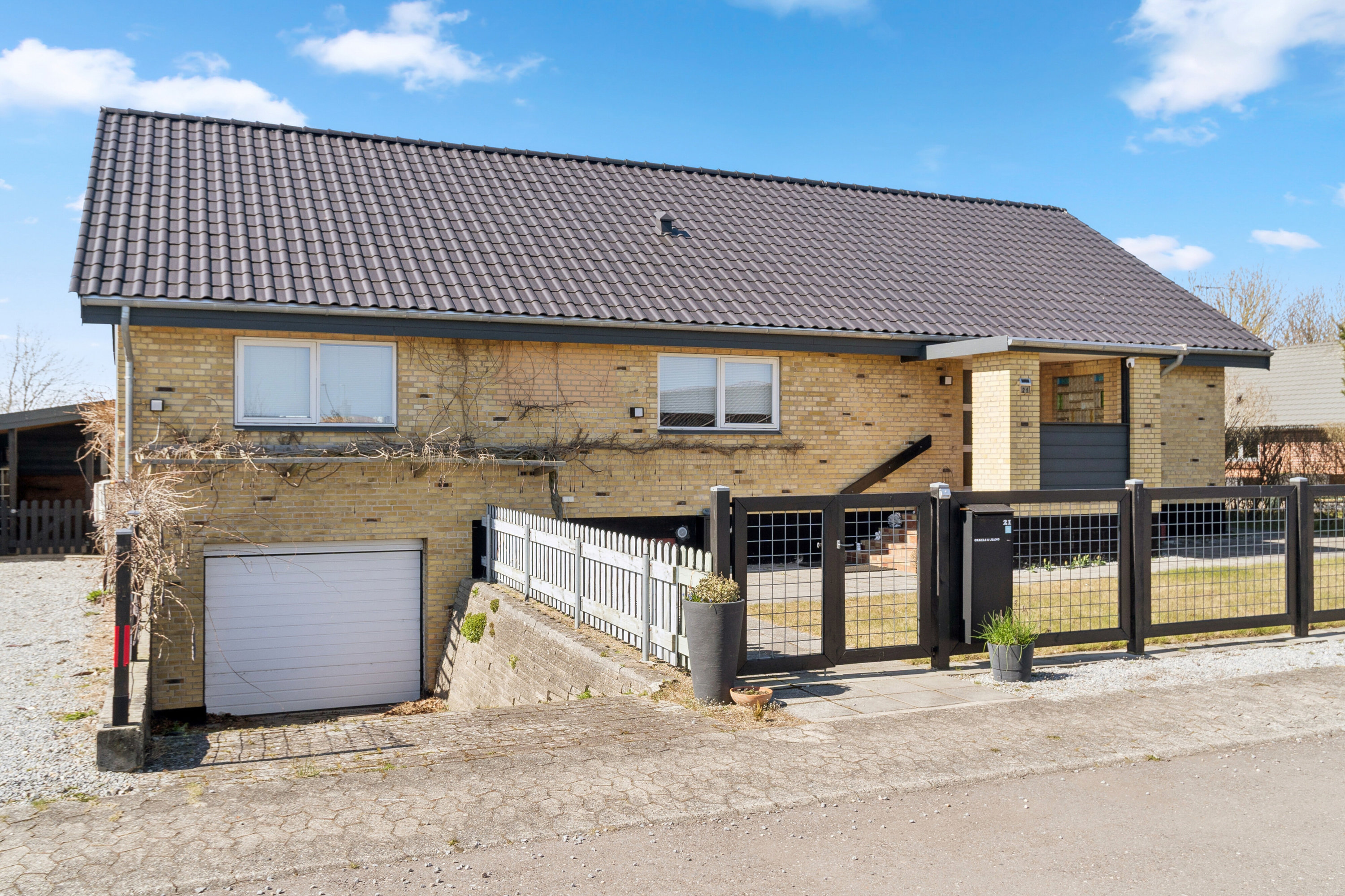 Fremhævet set fra vejen billede i fuldskærmstilstand. Billede af Søren Andreasensvej 21, 4540 Fårevejle