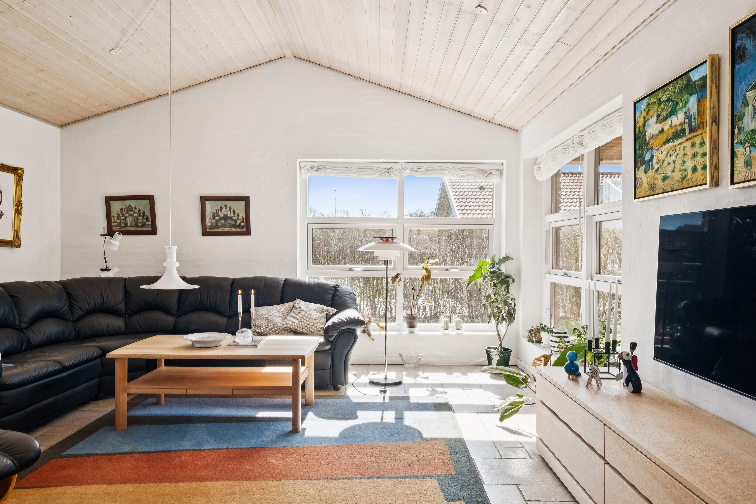 Fremhævet stue billede i fuldskærmstilstand. Billede af Digevænget 10, Bjergby, 9800 Hjørring