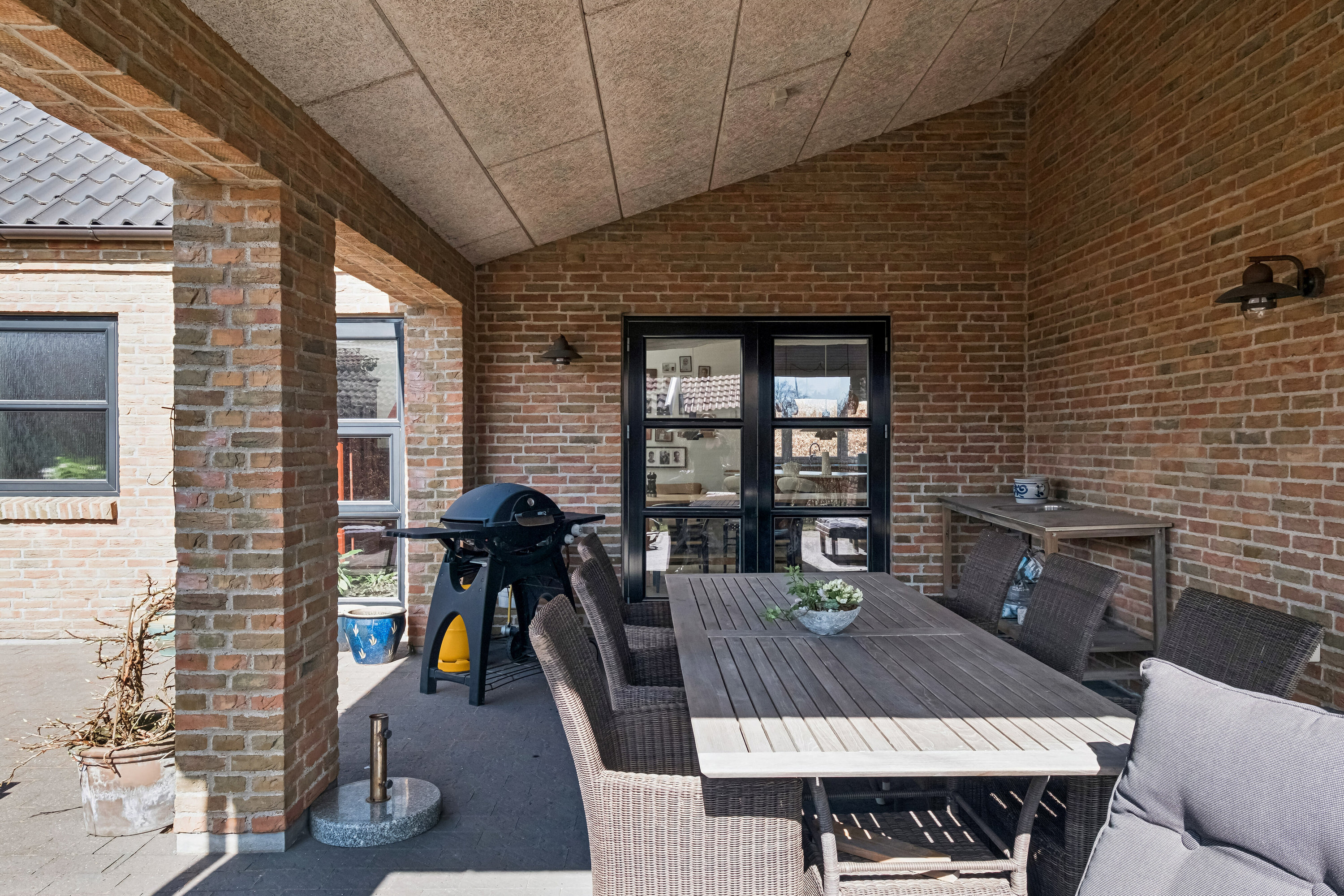 Fremhævet terrasse billede i fuldskærmstilstand. Billede af Digevænget 10, Bjergby, 9800 Hjørring