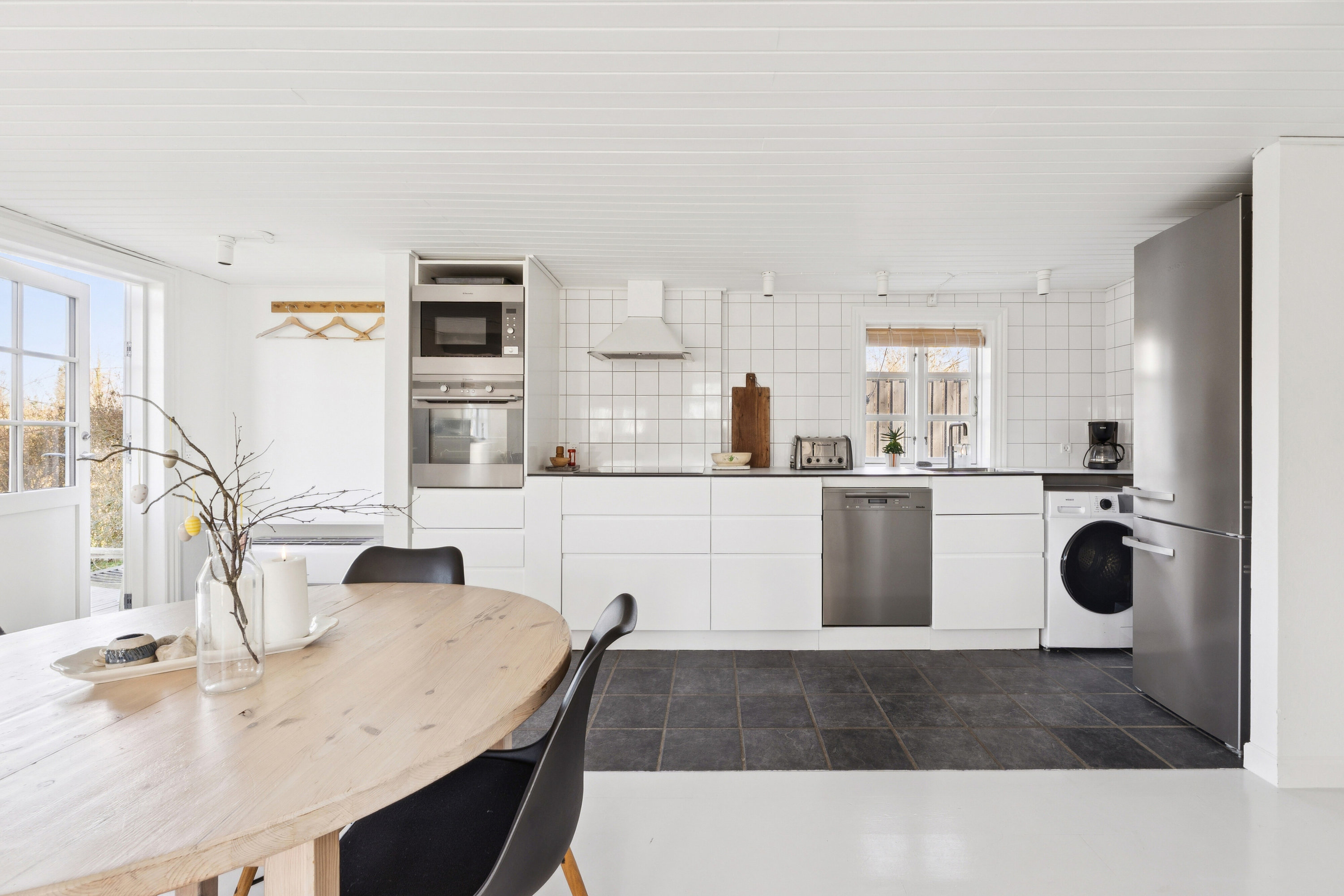 Fremhævet køkken billede i fuldskærmstilstand. Billede af Spurvevej 21, 3100 Hornbæk