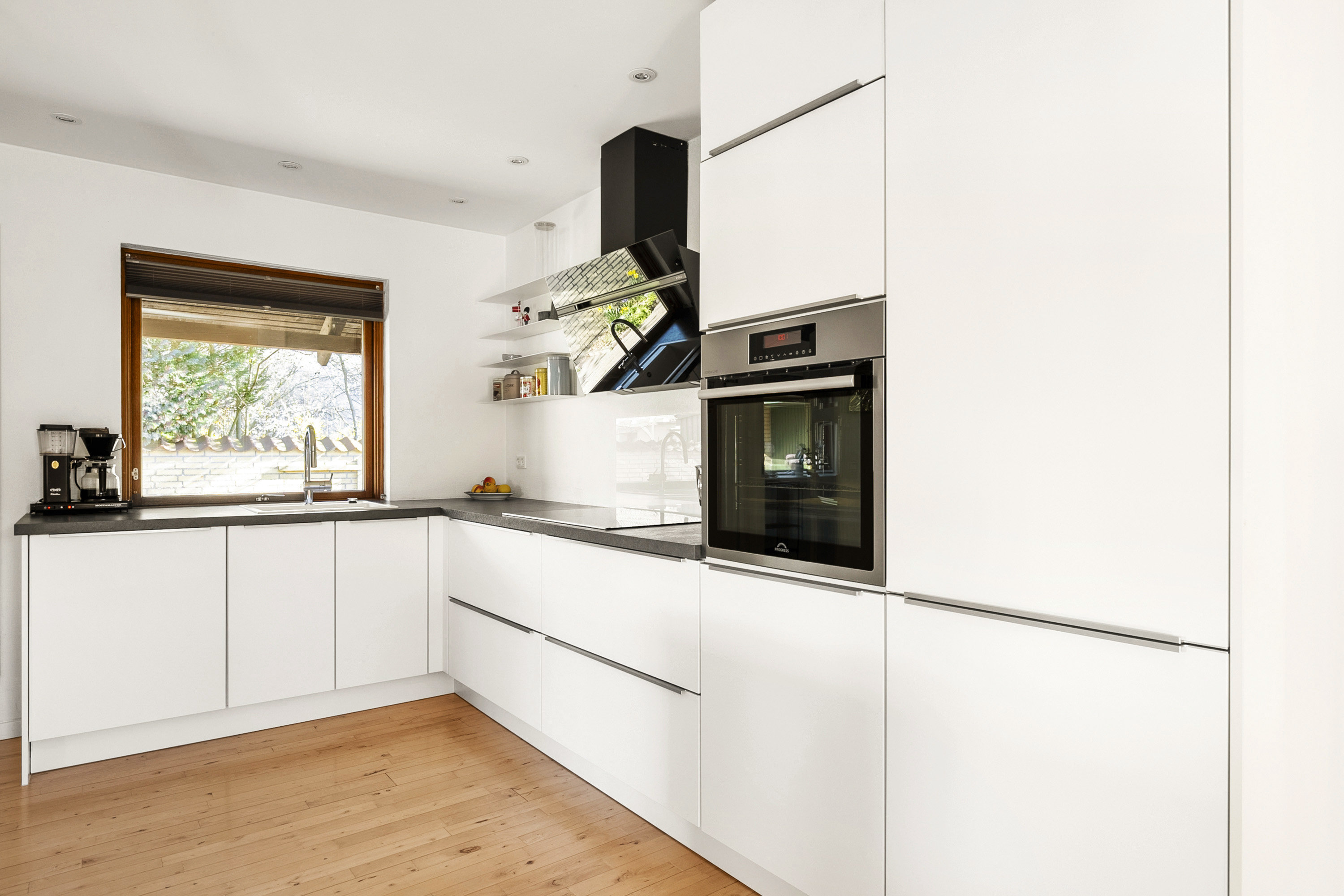 Fremhævet køkken billede i fuldskærmstilstand. Billede af Engsvinget 11, Bellinge, 5250 Odense SV