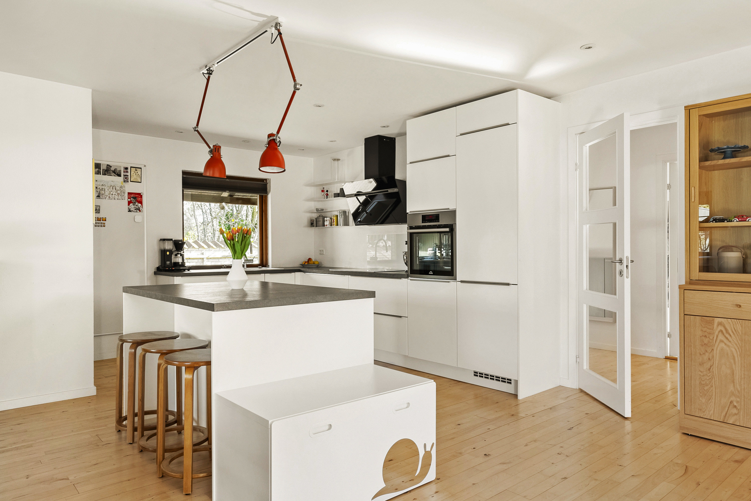 Fremhævet køkken billede i fuldskærmstilstand. Billede af Engsvinget 11, Bellinge, 5250 Odense SV