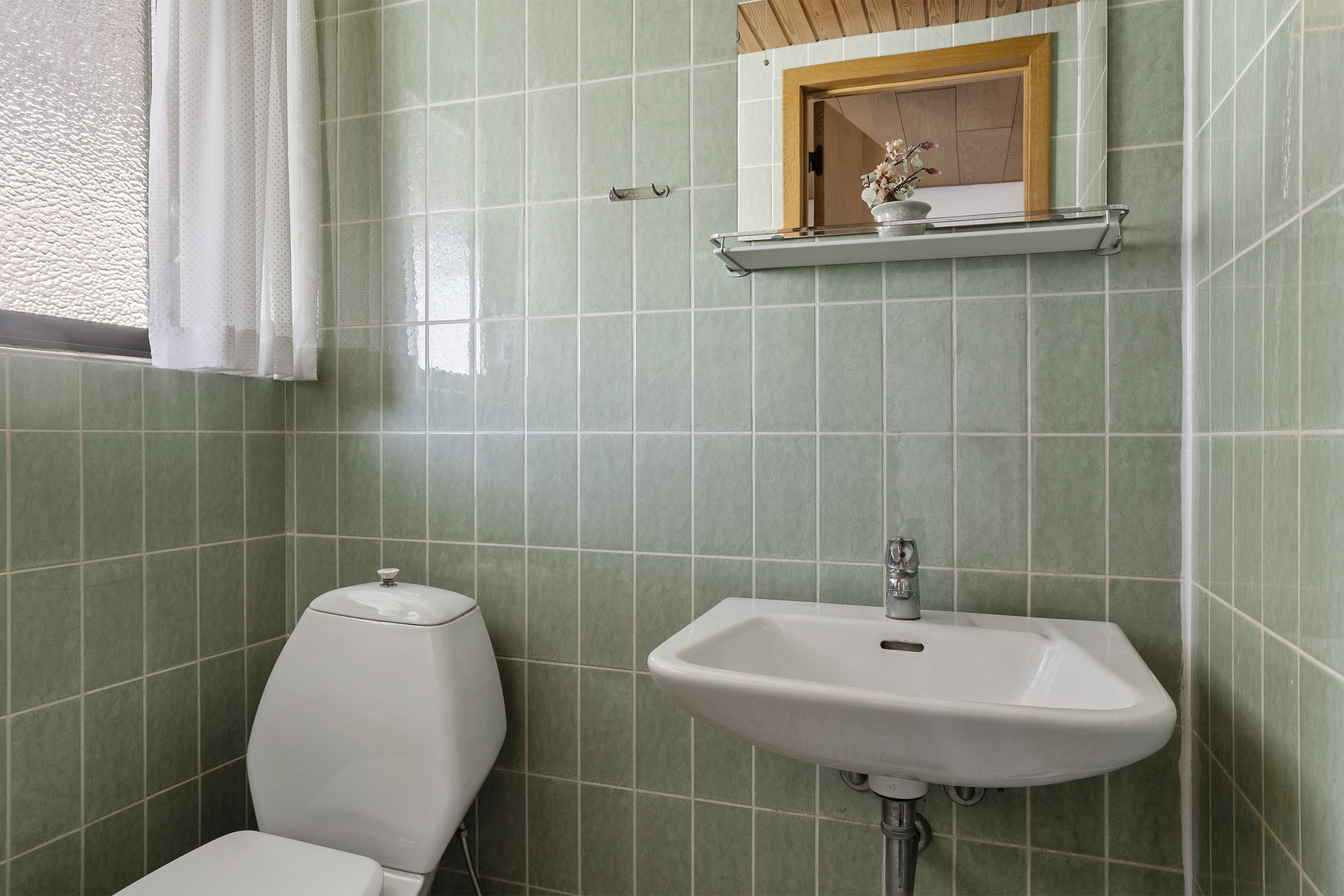 Fremhævet toilet billede i fuldskærmstilstand. Billede af Lyrevej 6, 6600 Vejen