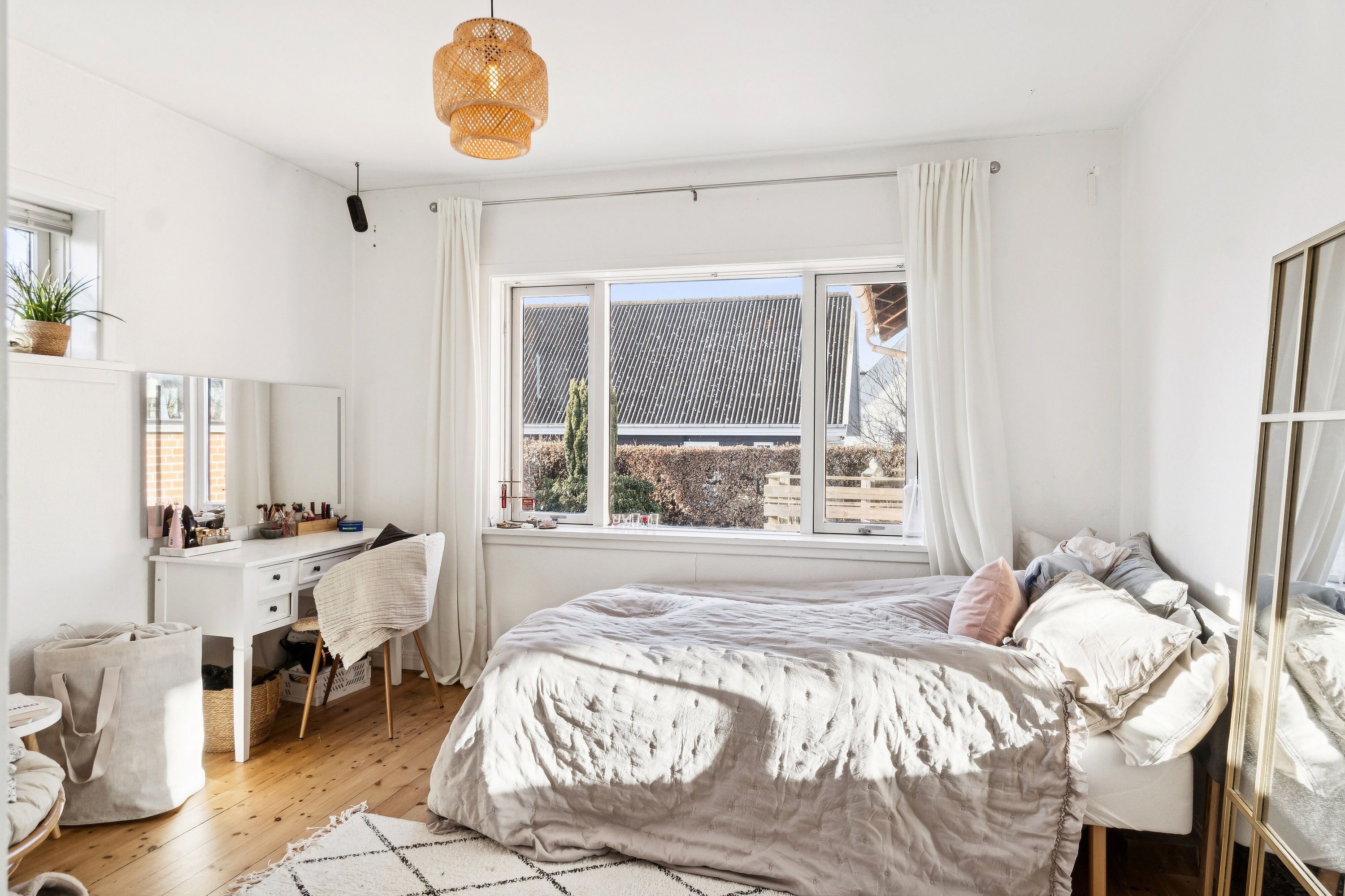 Fremhævet soveværelse billede i fuldskærmstilstand. Billede af Holmegårdsvej 1A, 3100 Hornbæk