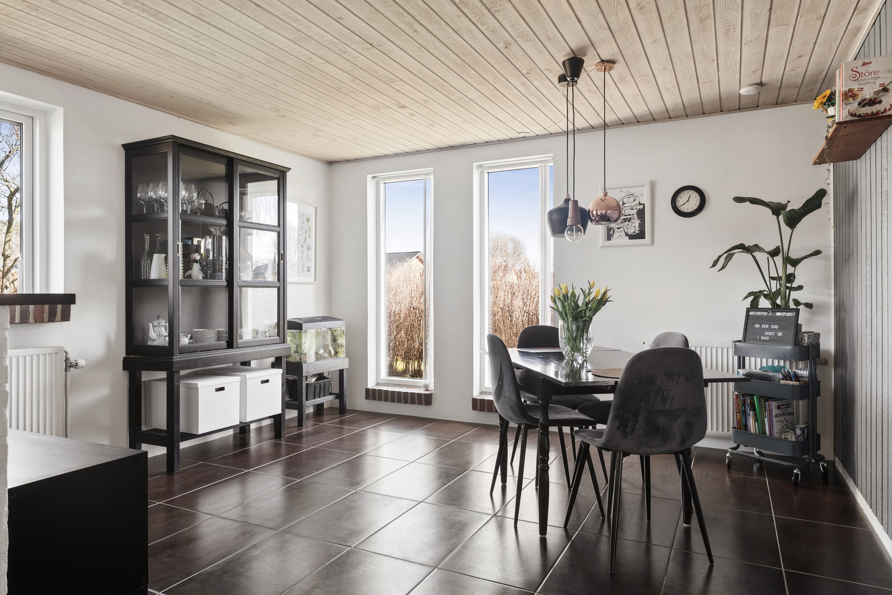 Fremhævet stue billede i fuldskærmstilstand. Billede af Pilekrattet 20, 8850 Bjerringbro