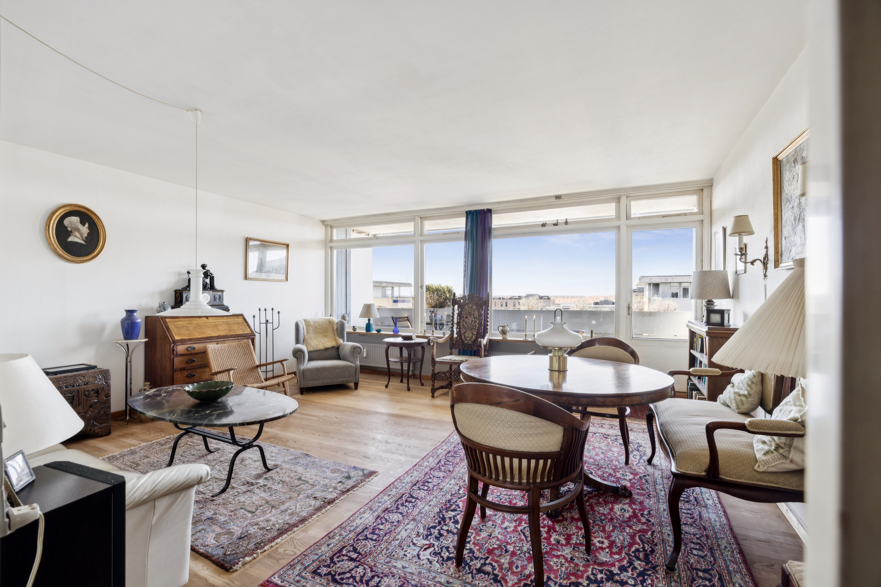 Fremhævet stue billede i fuldskærmstilstand. Billede af Finsensvej 7C, 7. th., 2000 Frederiksberg