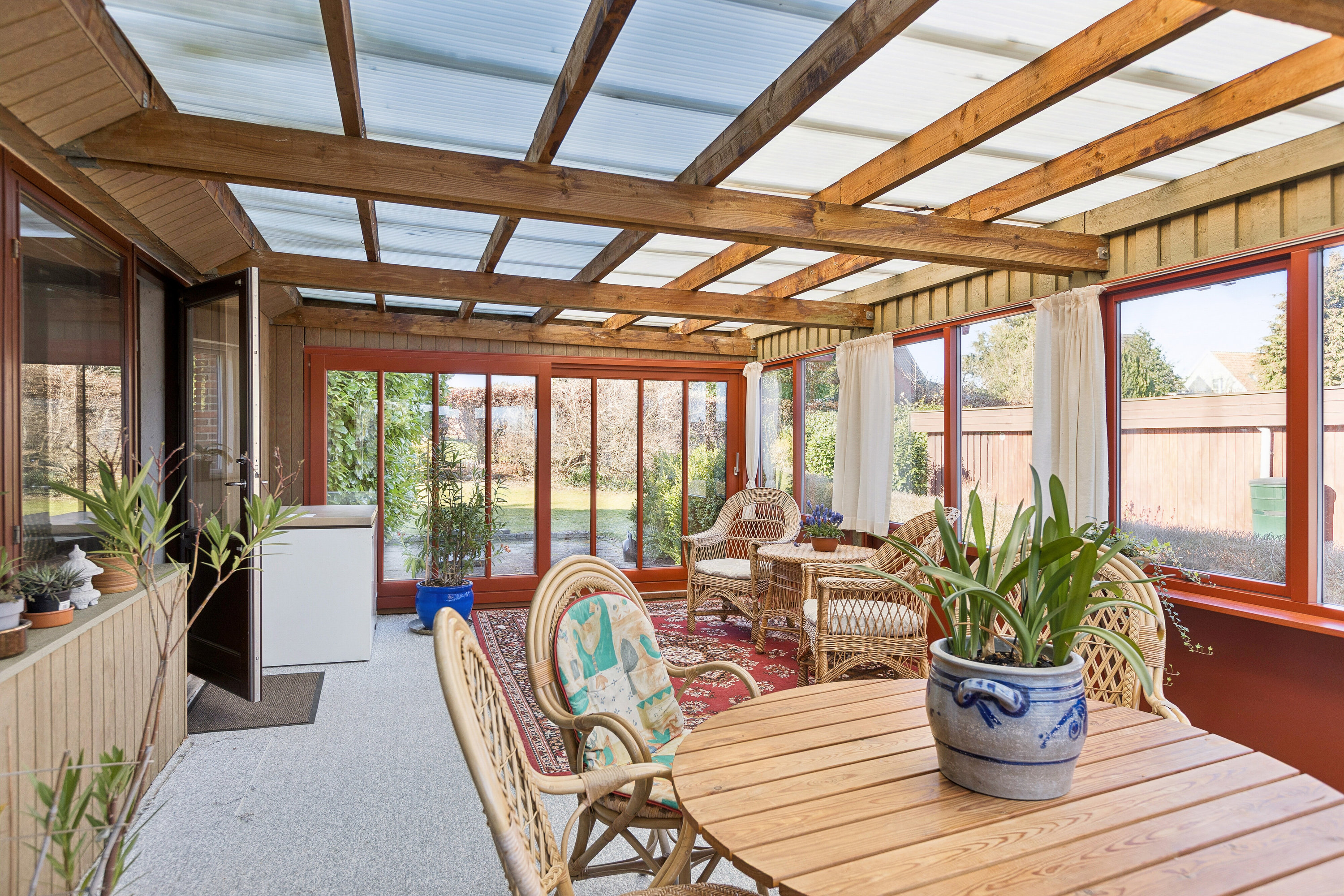 Fremhævet udestue billede i fuldskærmstilstand. Billede af Birkevej 26, 4683 Rønnede