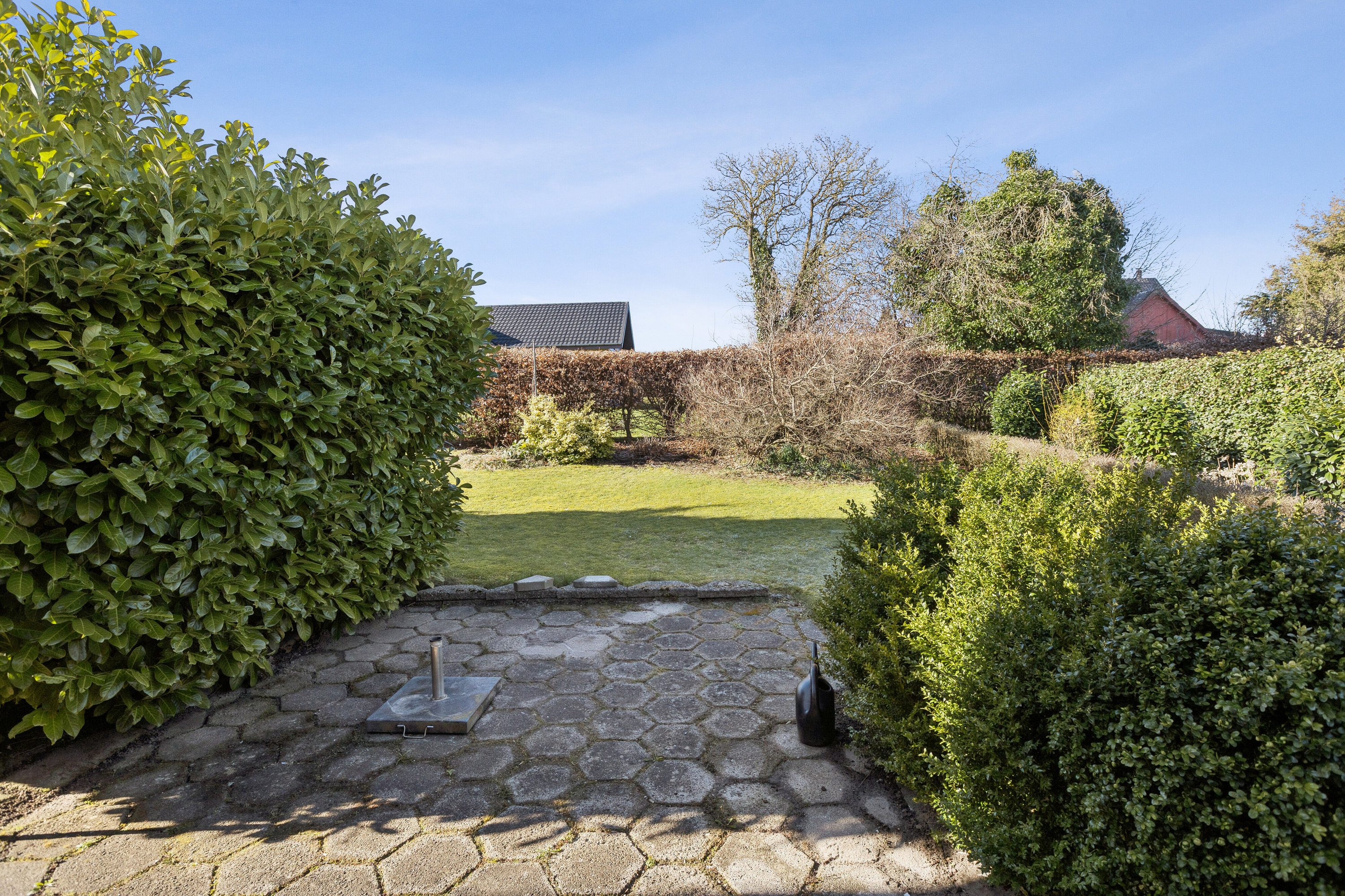 Fremhævet set fra haven billede i fuldskærmstilstand. Billede af Birkevej 26, 4683 Rønnede