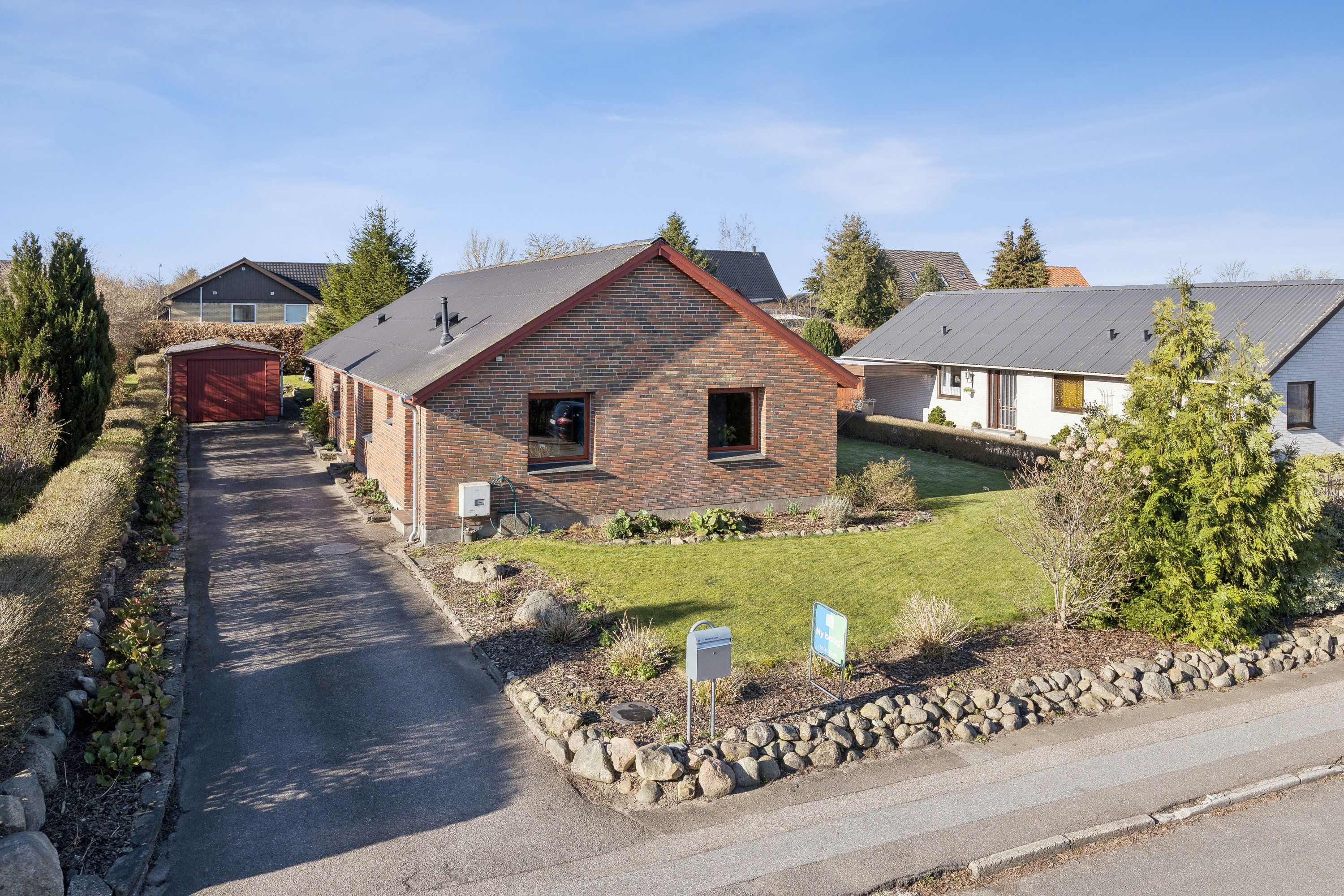 Fremhævet set fra vejen billede i fuldskærmstilstand. Billede af Birkevej 26, 4683 Rønnede