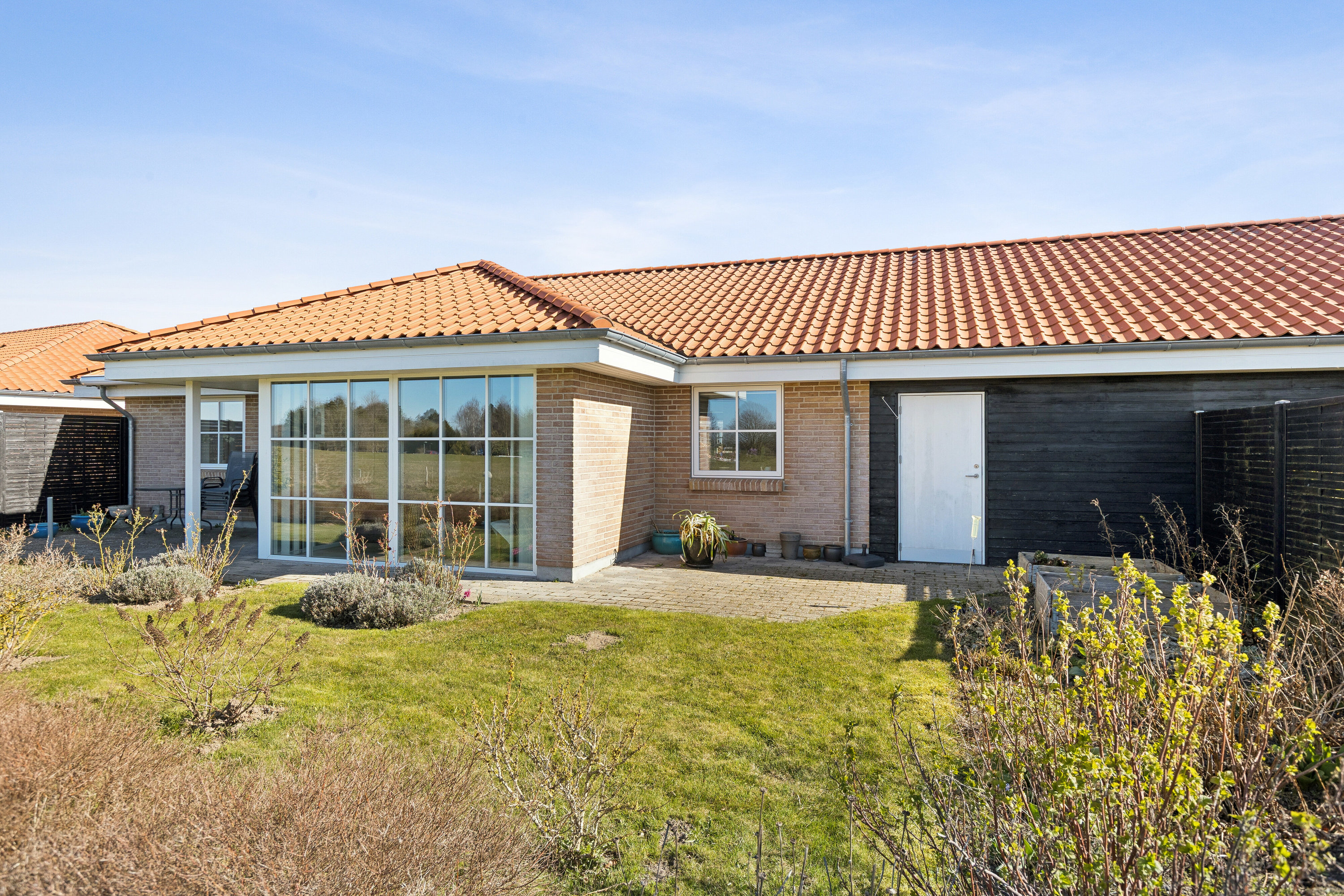 Fremhævet set fra haven billede i fuldskærmstilstand. Billede af Jens Martin Knudsens Vej 22, 4690 Haslev