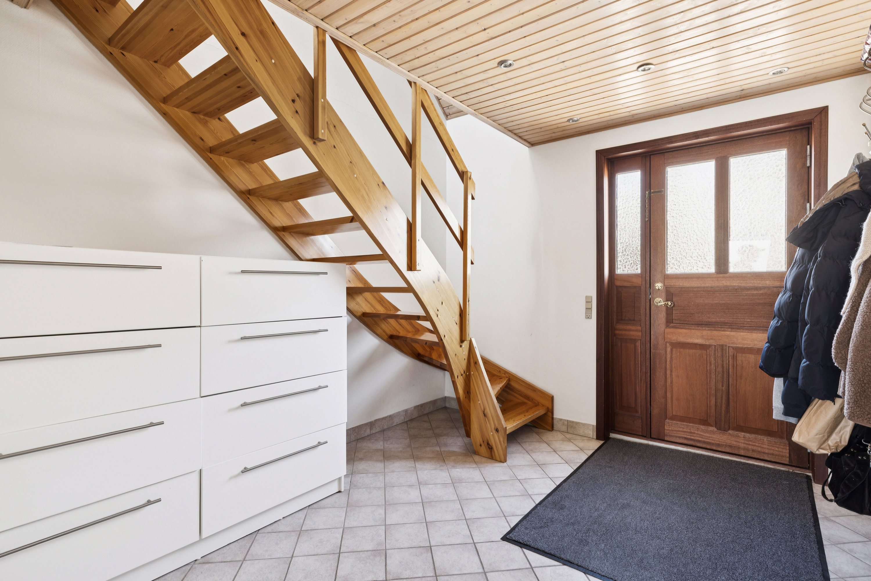 Fremhævet gang billede i fuldskærmstilstand. Billede af Hovedgaden 13, 5932 Humble