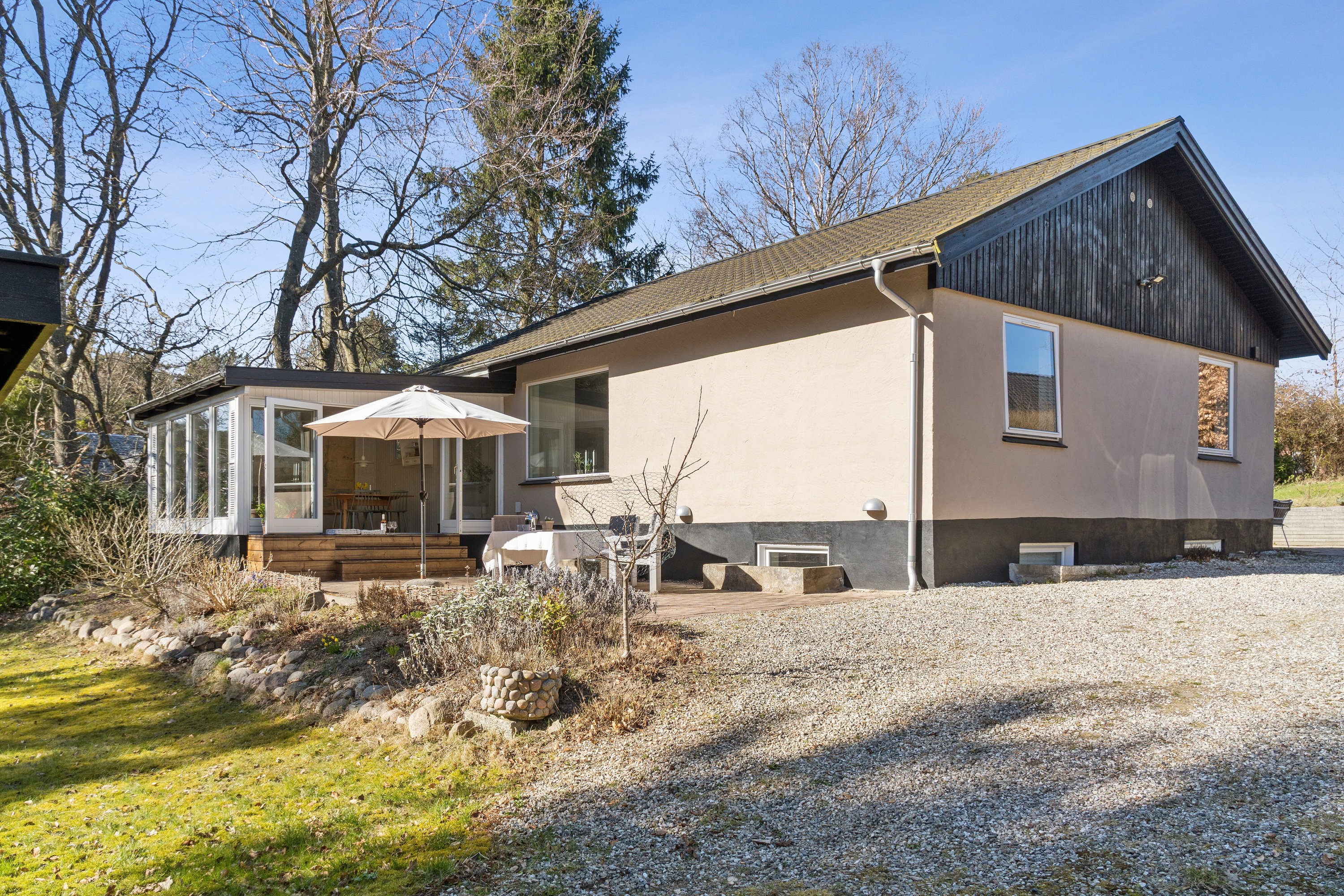 Fremhævet set fra vejen billede i fuldskærmstilstand. Billede af Hjortebjergvej 9, 3300 Frederiksværk