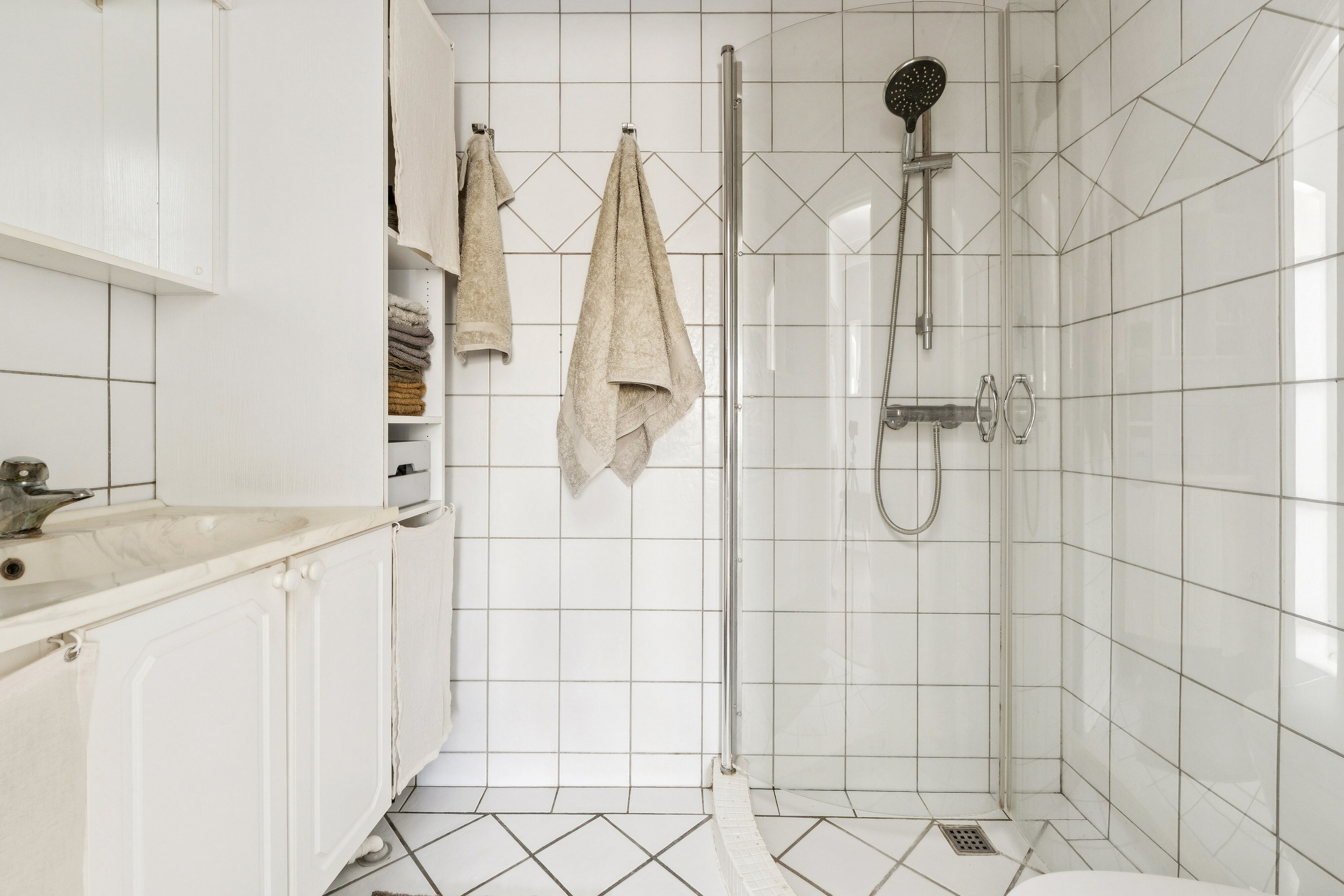 Fremhævet badeværelse billede i fuldskærmstilstand. Billede af Hjortebjergvej 9, 3300 Frederiksværk