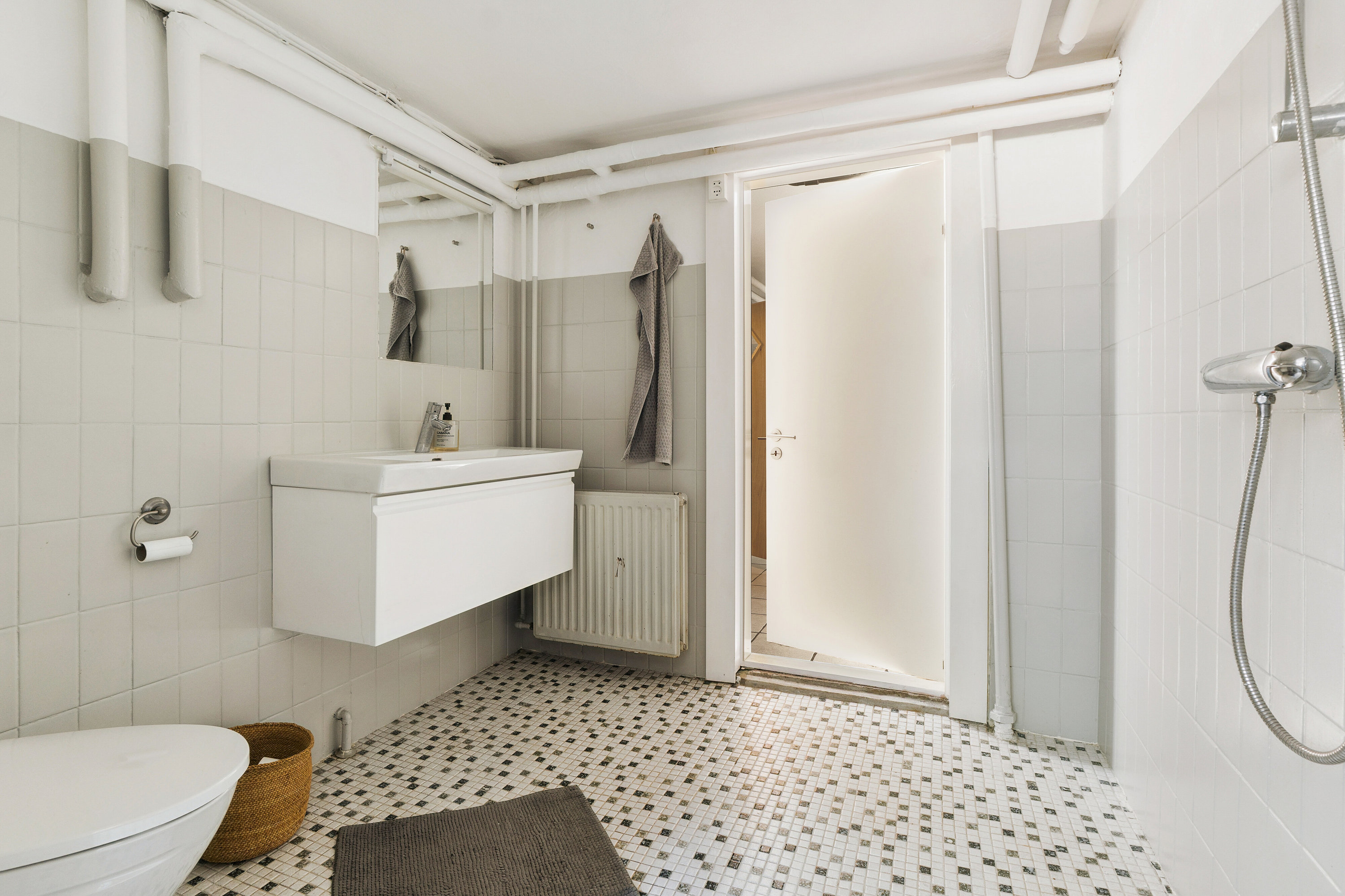 Fremhævet badeværelse billede i fuldskærmstilstand. Billede af Hjortebjergvej 9, 3300 Frederiksværk