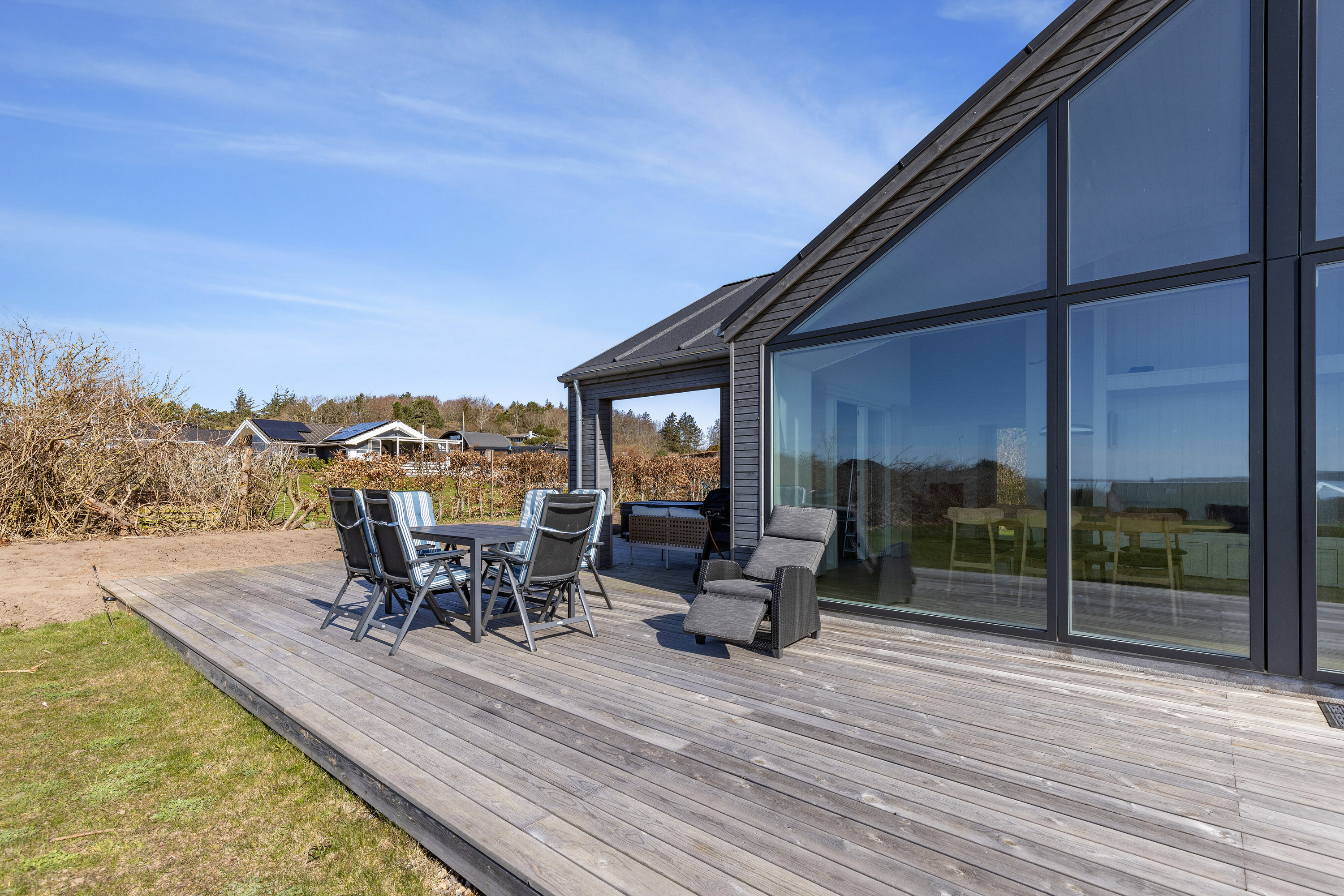 Fremhævet terrasse billede i fuldskærmstilstand. Billede af Strandskrænten 32, 4400 Kalundborg