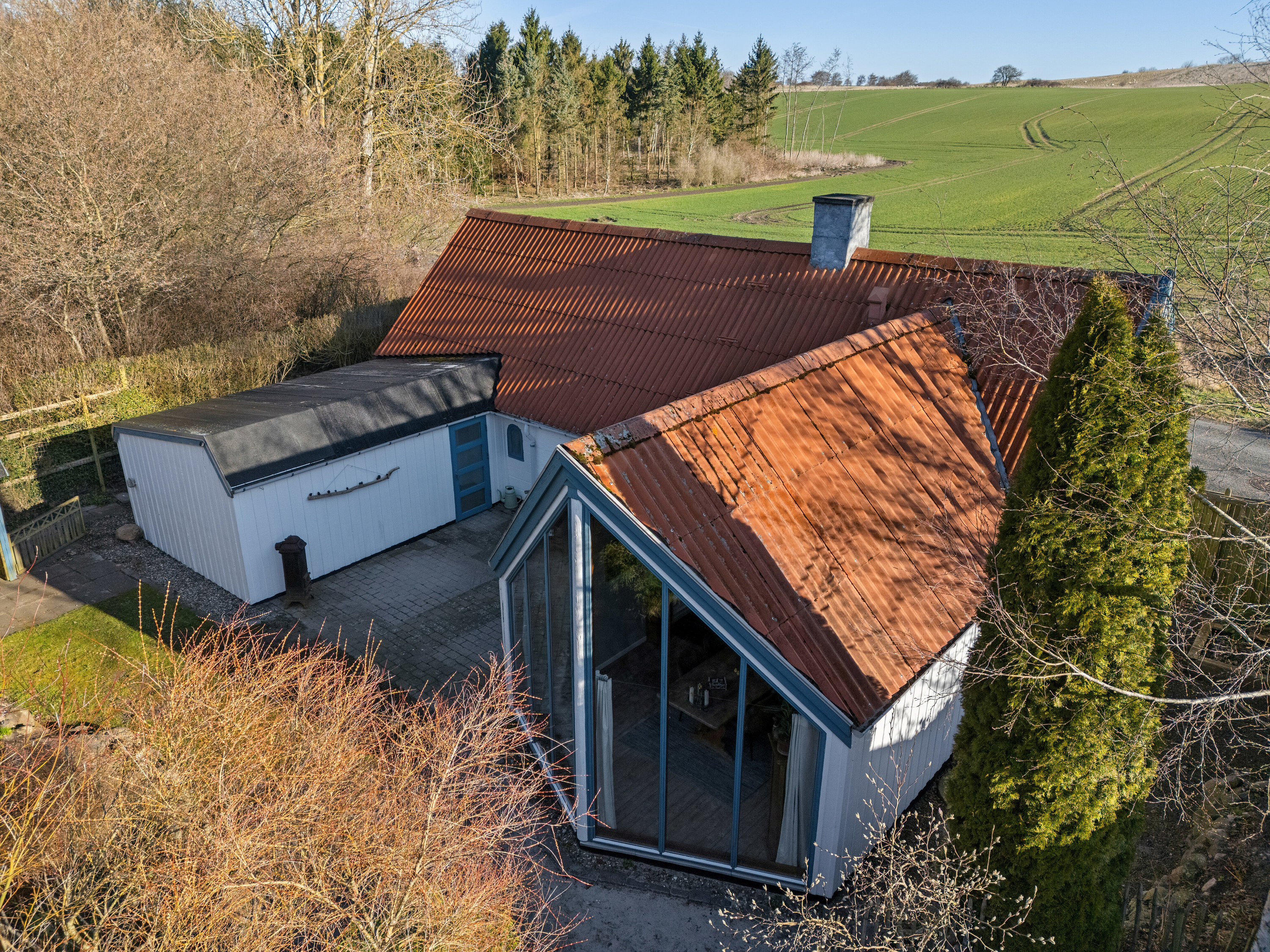 Fremhævet set fra haven billede i fuldskærmstilstand. Billede af Nyrupvej 139, 4400 Kalundborg