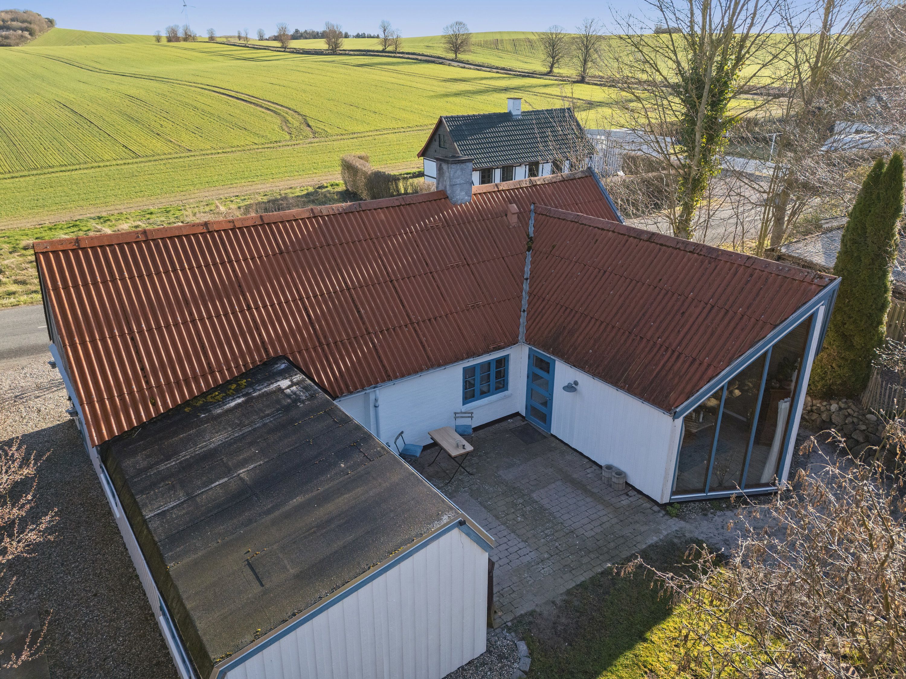 Fremhævet set fra haven billede i fuldskærmstilstand. Billede af Nyrupvej 139, 4400 Kalundborg