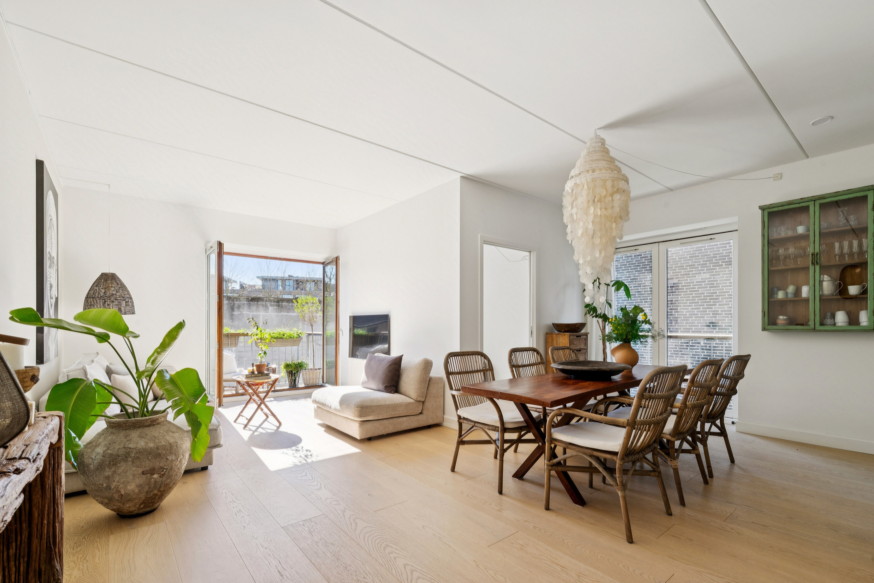 Fremhævet spisestue billede i fuldskærmstilstand. Billede af Carl Th. Zahles Gade 8, 2. th., 2300 København S