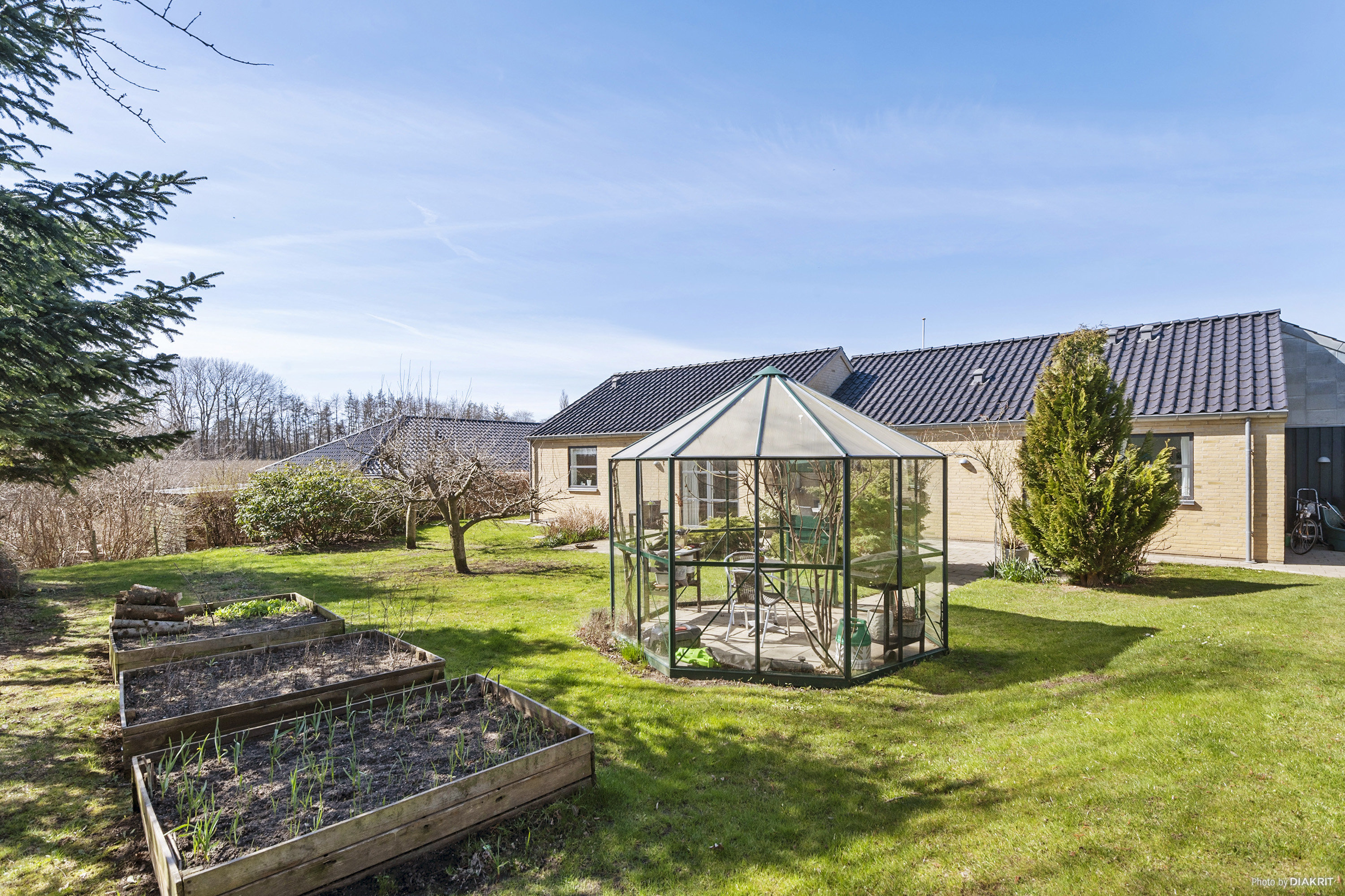 Miniaturebillede 1: ejendommen. Billede af Skovsangervej 7, 8300 Odder