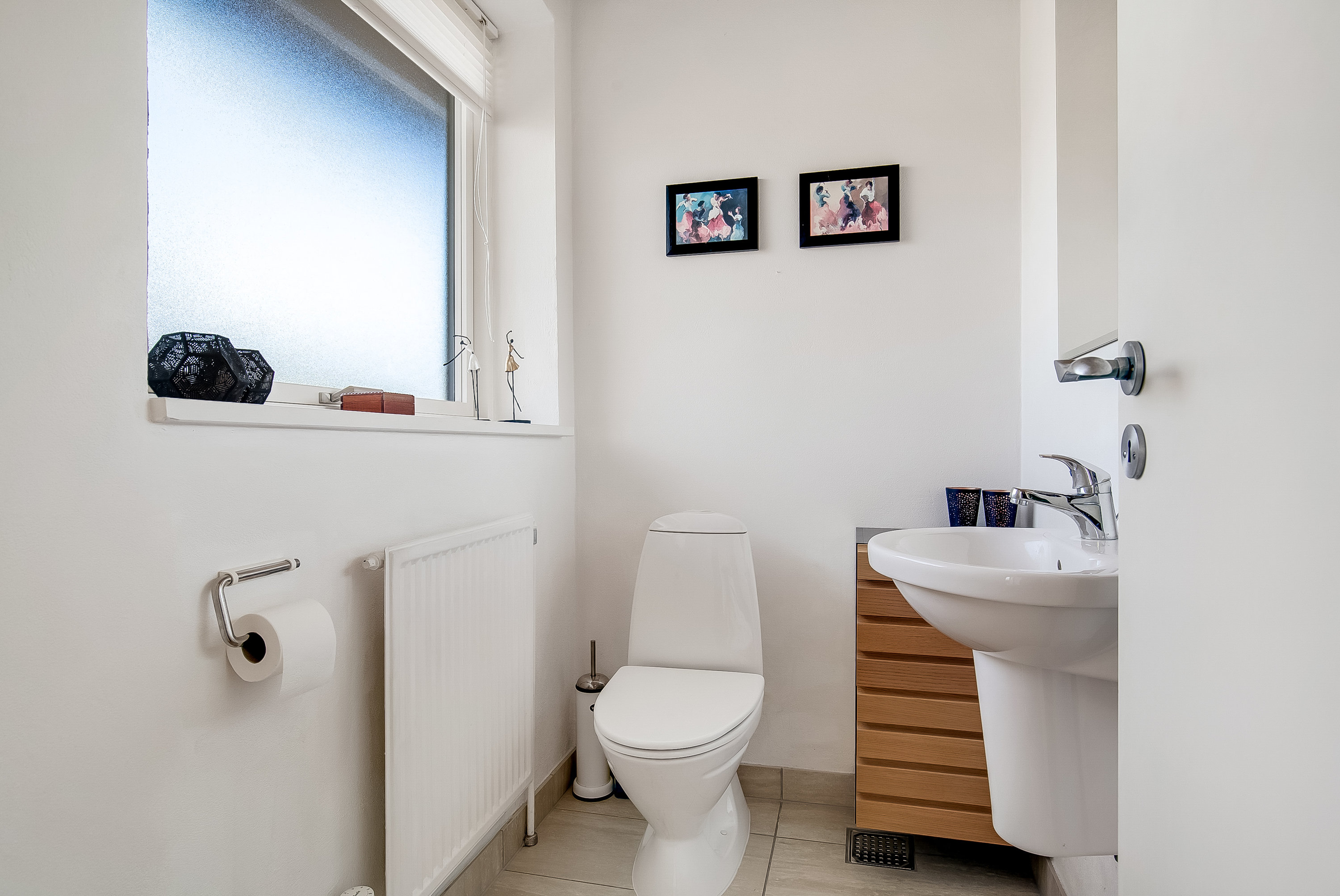 Fremhævet gæstetoilet billede i fuldskærmstilstand. Billede af Nordvangen 22, Bredballe, 7120 Vejle Øst