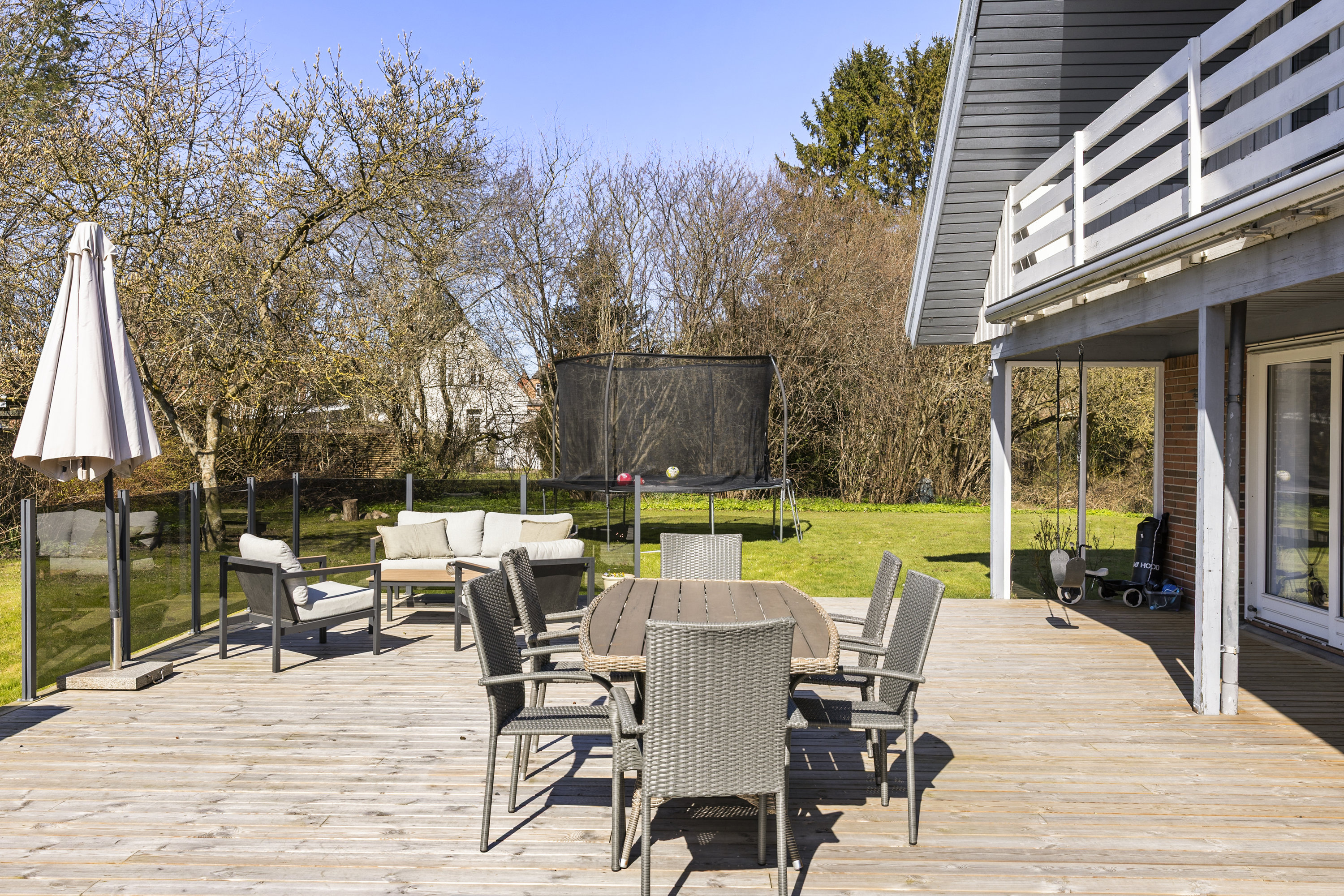 Fremhævet terrasse billede i fuldskærmstilstand. Billede af Ll. Ladegaardsvej 11B, 4180 Sorø