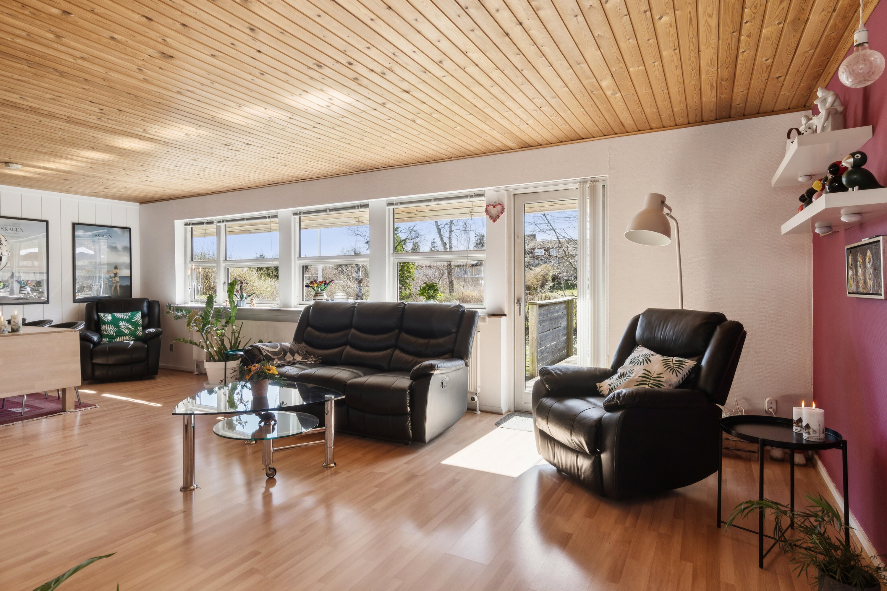 Fremhævet stue billede i fuldskærmstilstand. Billede af Poppelbakken 21, 4400 Kalundborg
