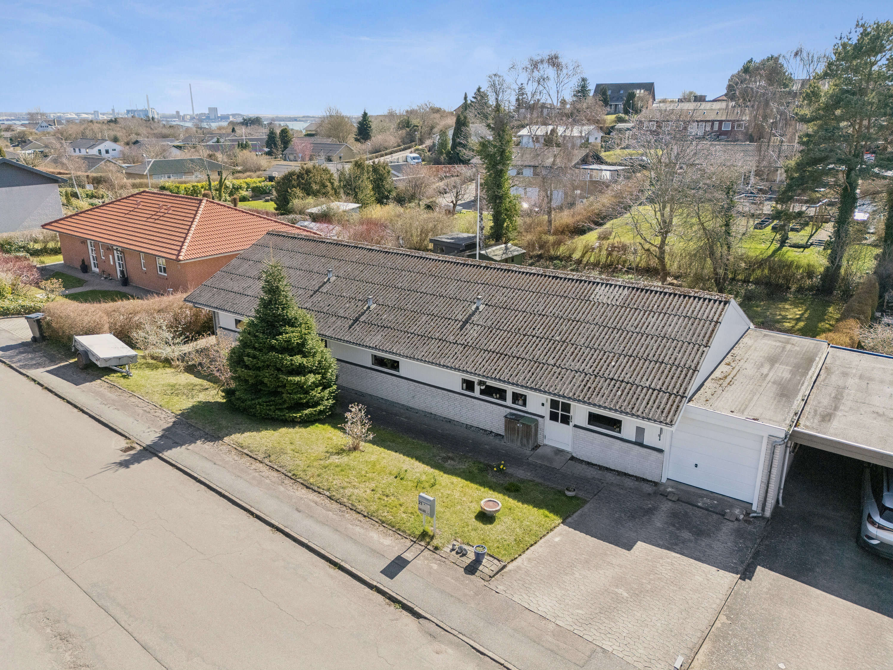 Fremhævet luftfoto billede i fuldskærmstilstand. Billede af Poppelbakken 21, 4400 Kalundborg