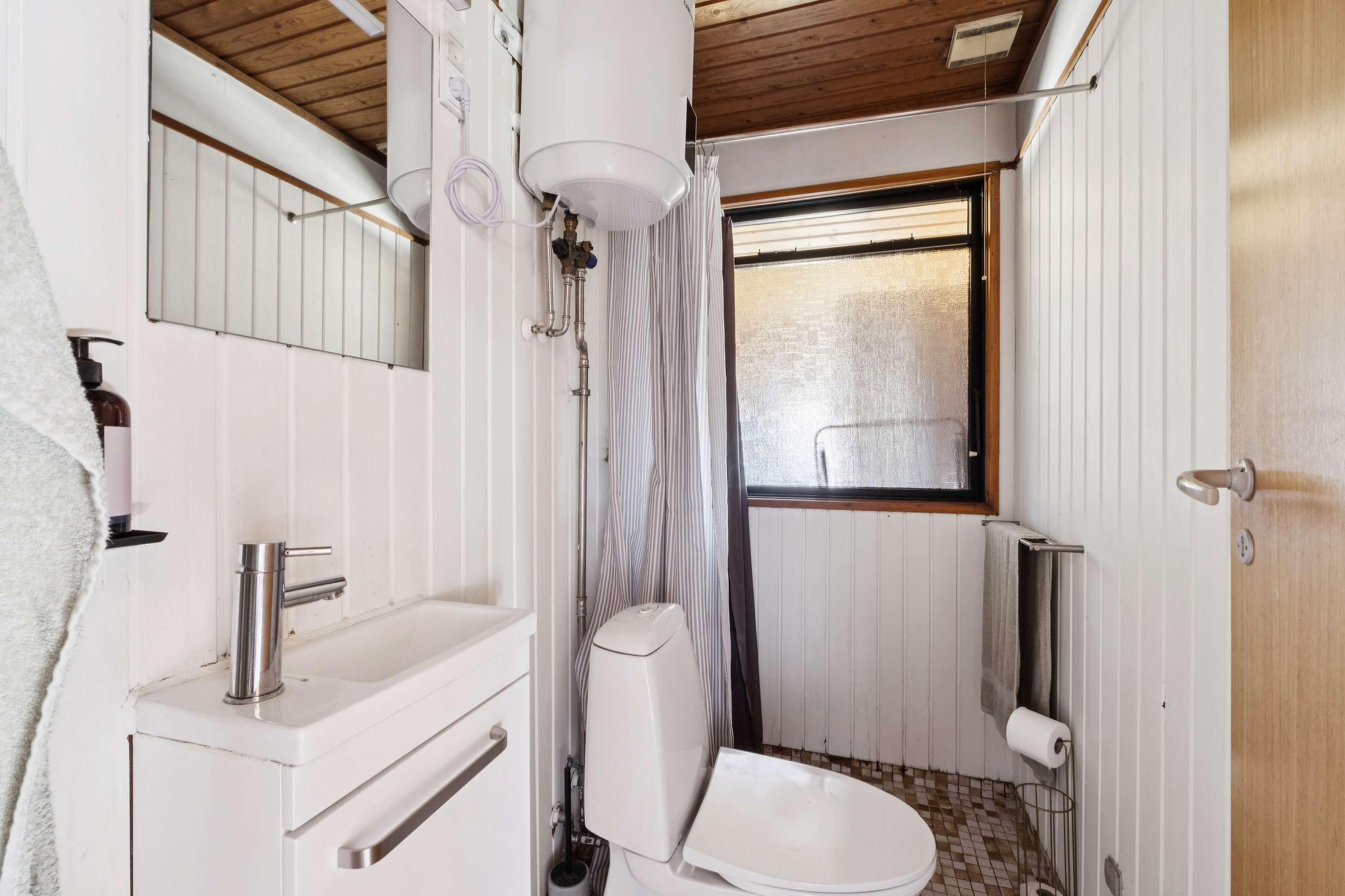 Fremhævet badeværelse billede i fuldskærmstilstand. Billede af Rønvej 5, Kaldred, 4593 Eskebjerg