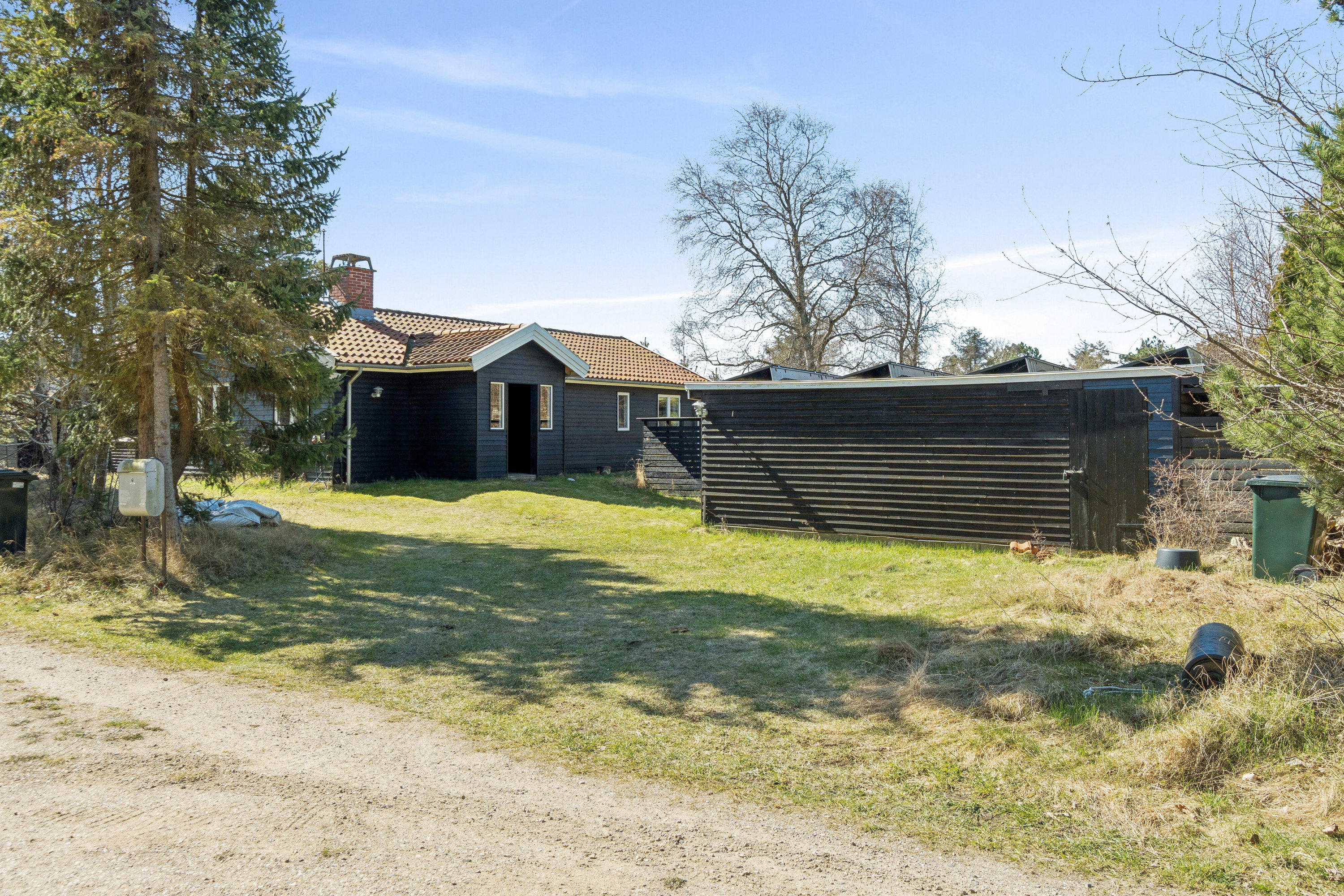Fremhævet set fra haven billede i fuldskærmstilstand. Billede af Hejrevang 1, Tengslemrk L, 4573 Højby