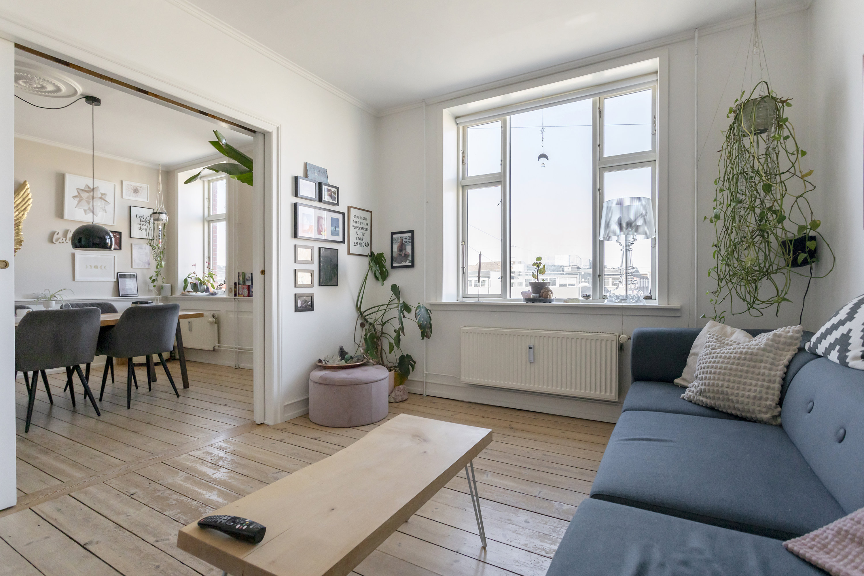 Fremhævet stue billede i fuldskærmstilstand. Billede af Englandsvej 23, 2. tv., 2300 København S