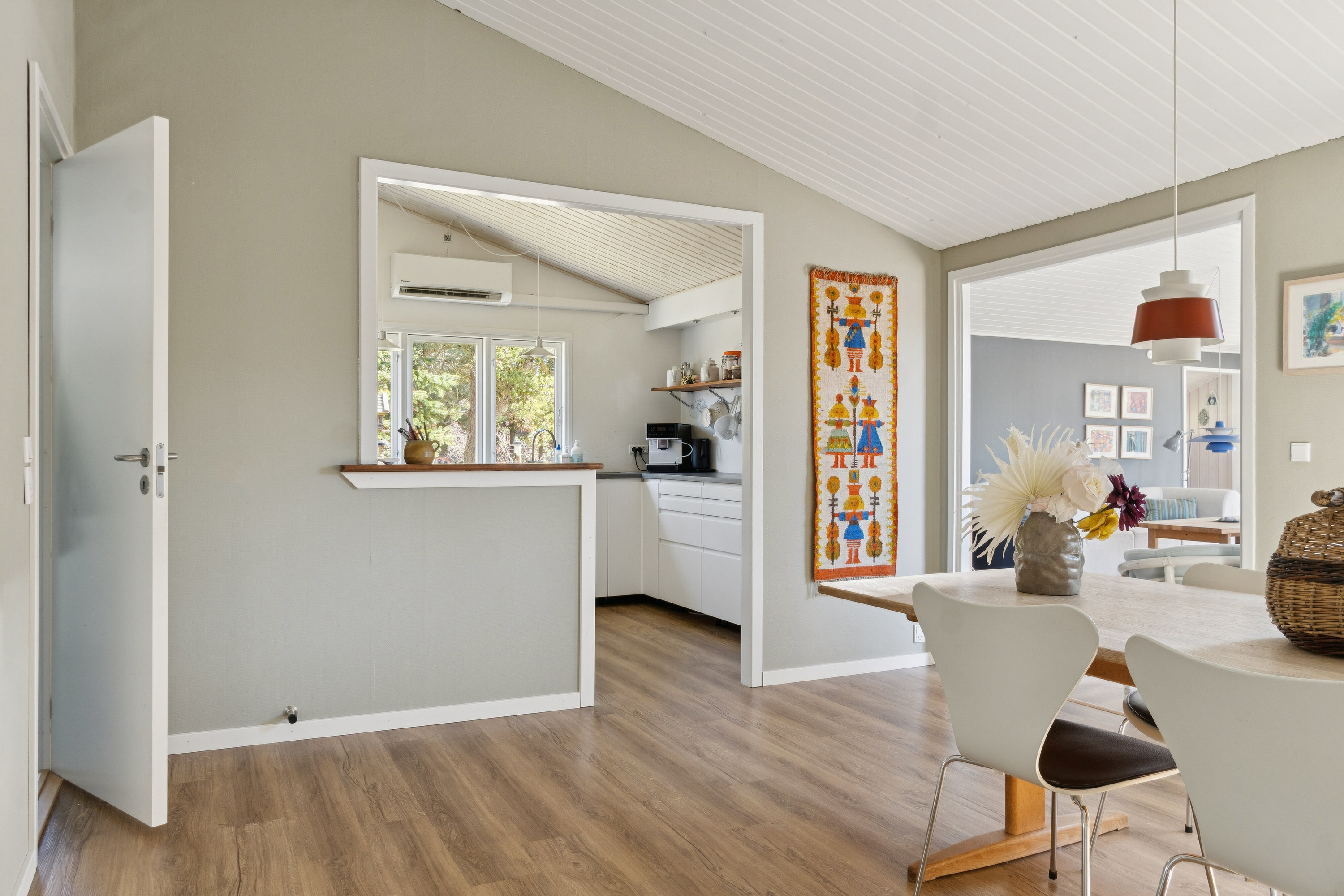 Fremhævet spisestue billede i fuldskærmstilstand. Billede af Hejrevang 1, Tengslemrk L, 4573 Højby