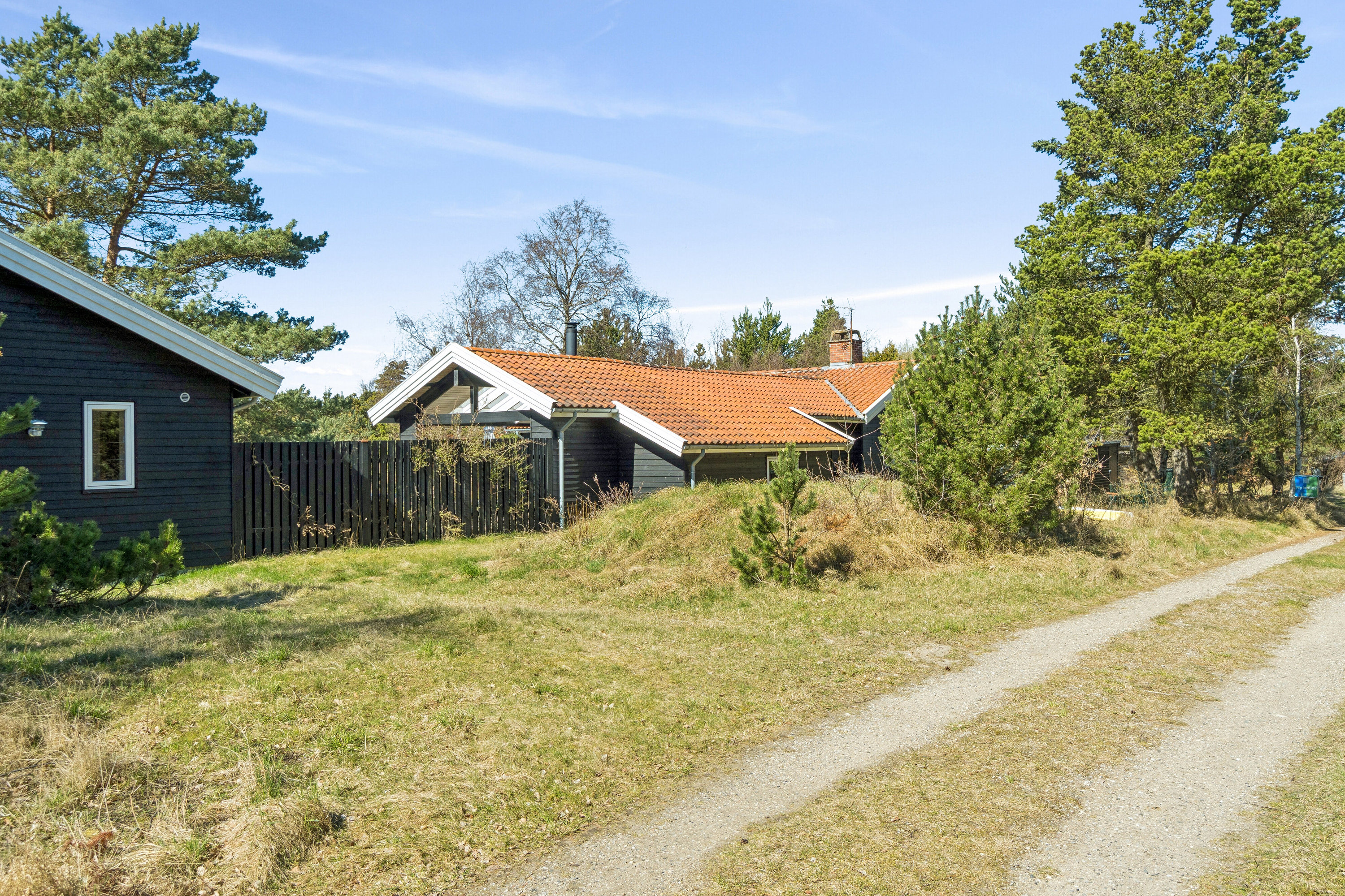 Fremhævet set fra vejen billede i fuldskærmstilstand. Billede af Hejrevang 1, Tengslemrk L, 4573 Højby